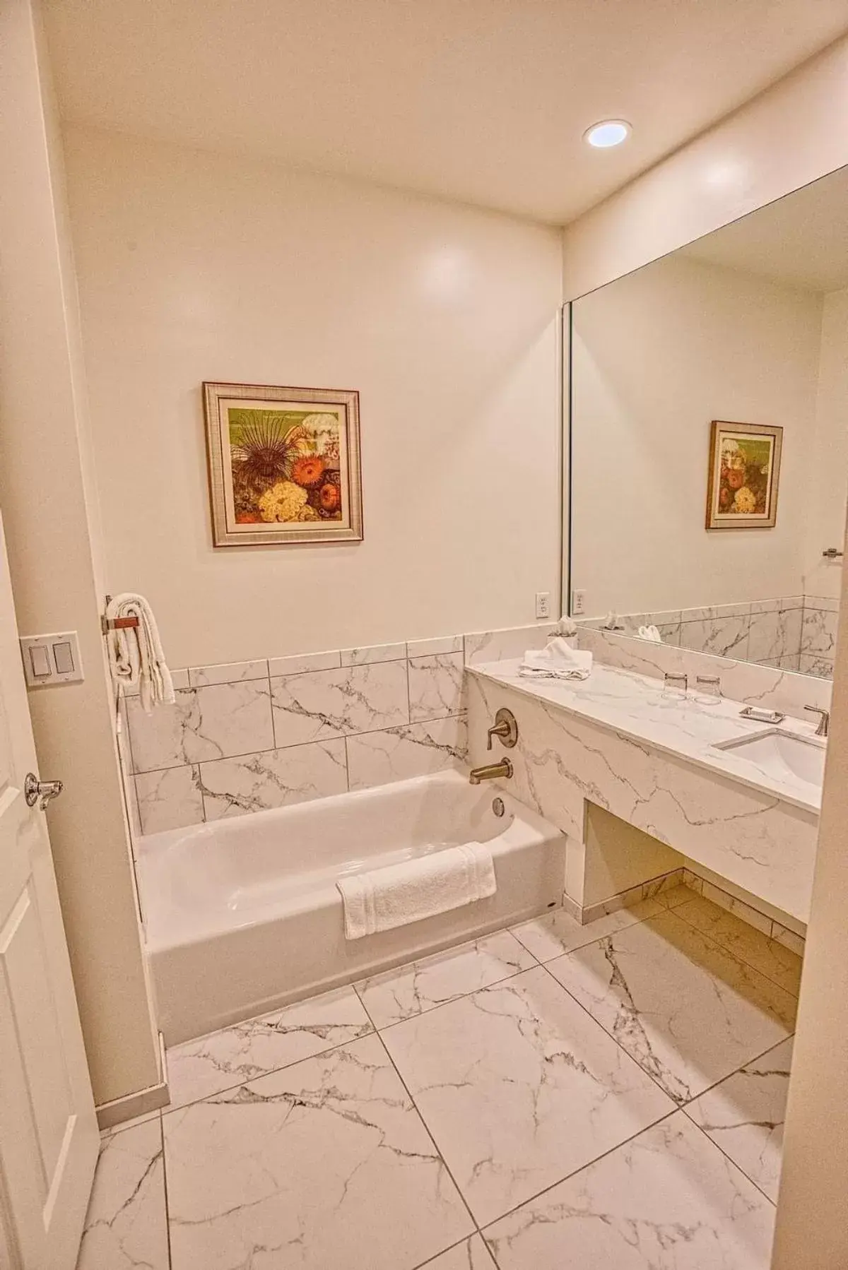 Double Room with Two Double Beds - Non-Smoking in Trianon Bonita Bay Hotel Double Room with Two Double Beds - Non-Smoking in Trianon Bonita Bay Hotel