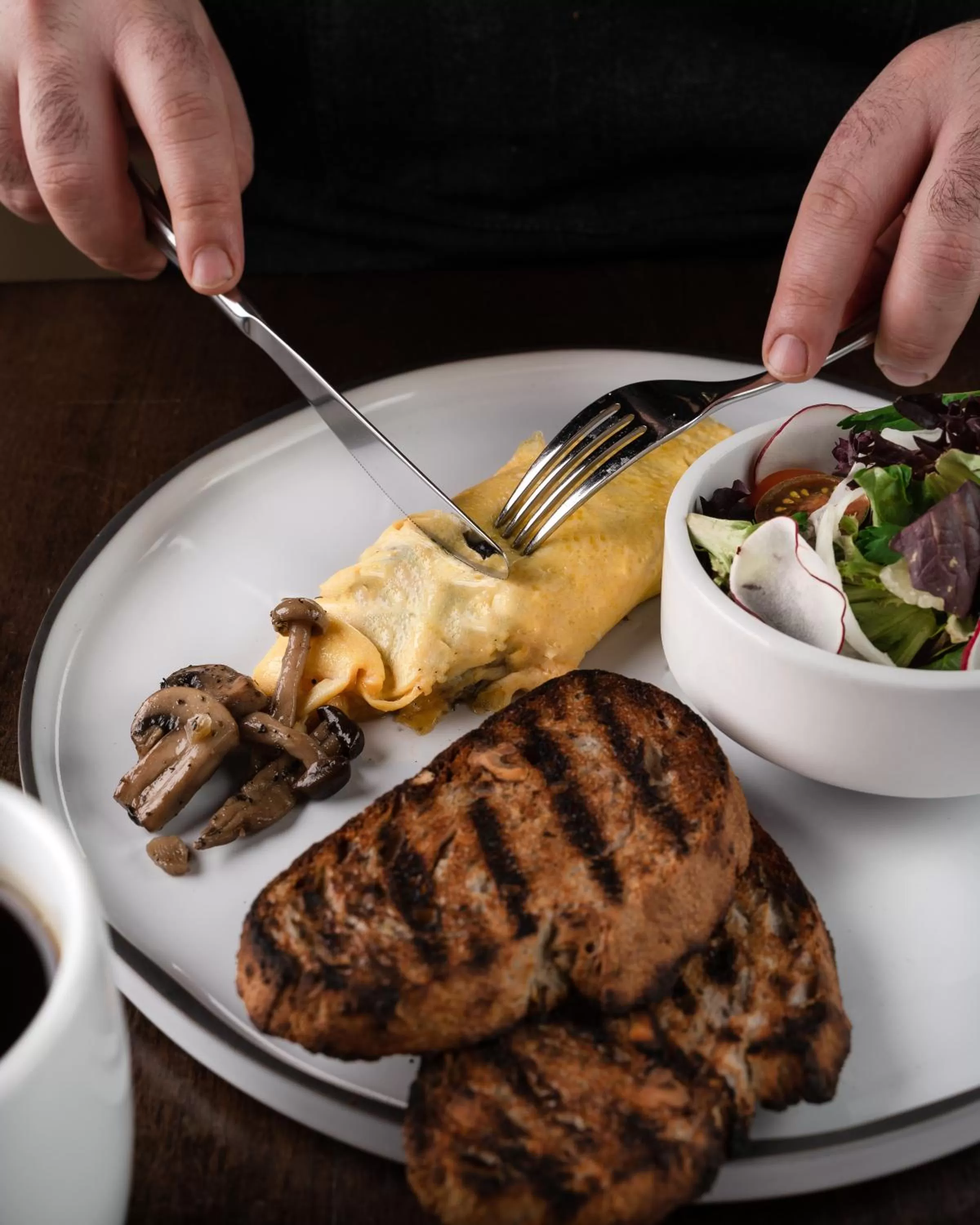 Restaurant/places to eat in Century Plaza Hotel