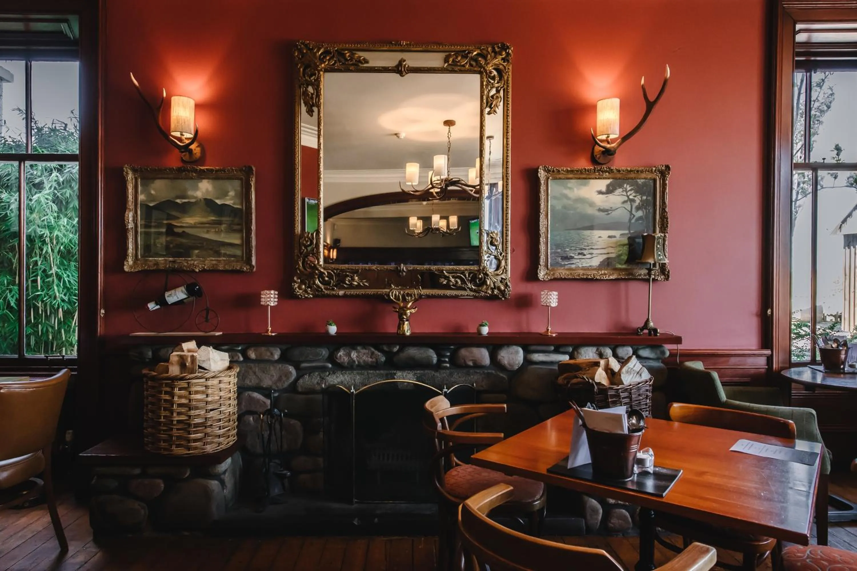 Lounge or bar in Boat Country Inn and Restaurant