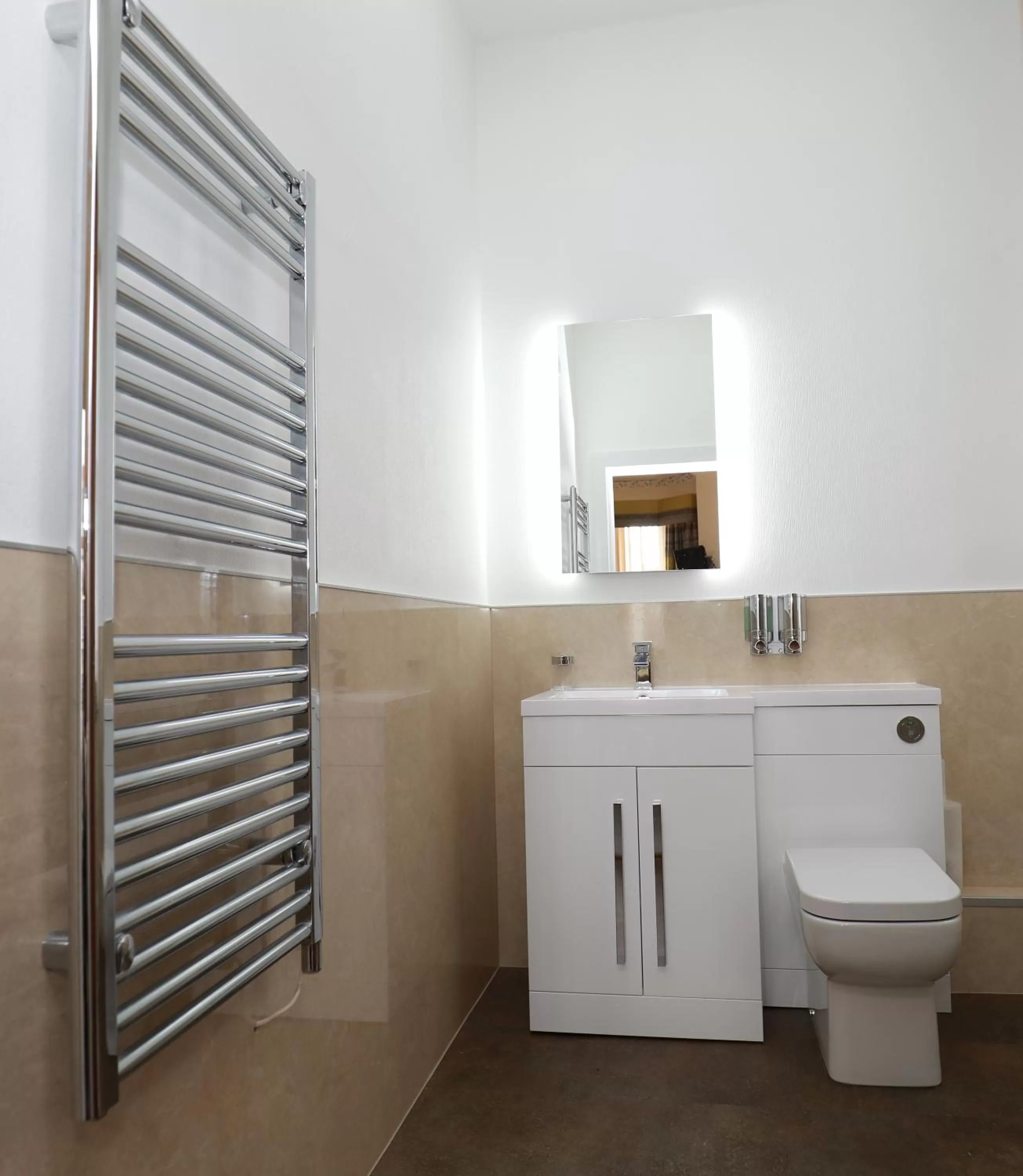 Toilet in The Famous Star Hotel Moffat