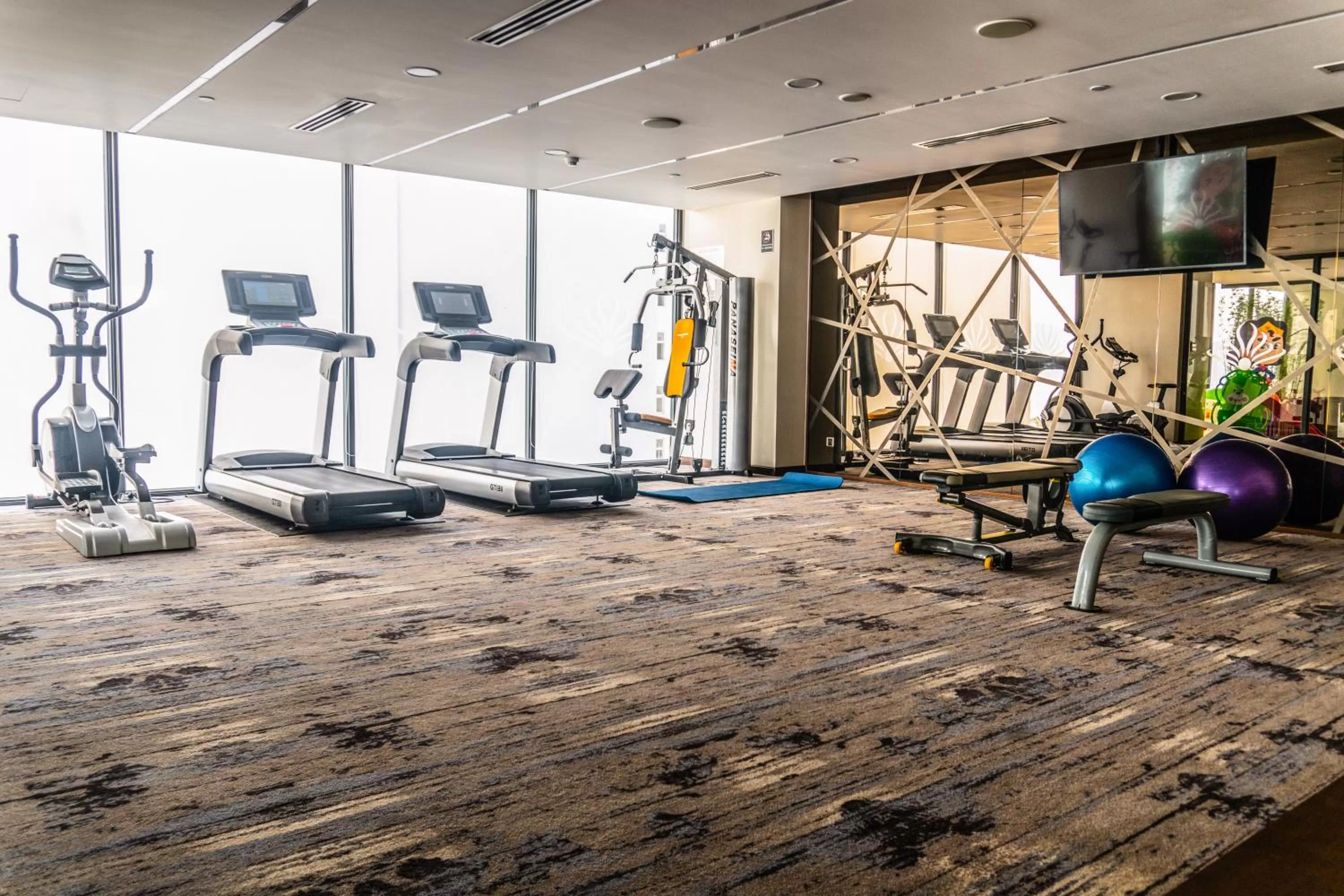 Fitness centre/facilities in Queen Ann Nha Trang Hotel