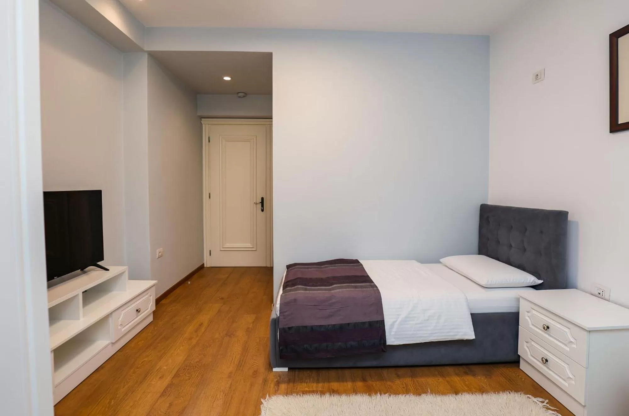 Photo of the whole room, Bed in Bujtina Oxhaku