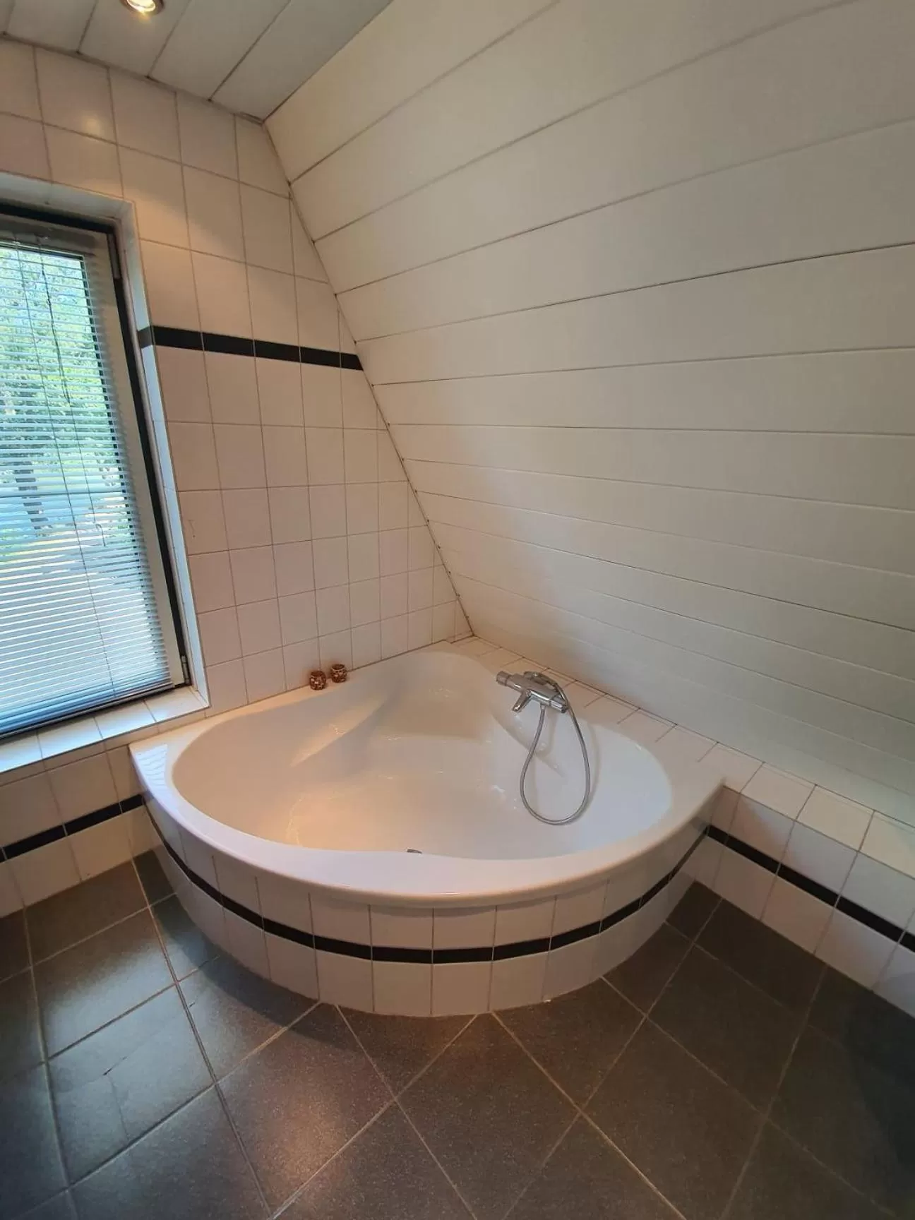 Bathroom in De Vliegende Vlinder