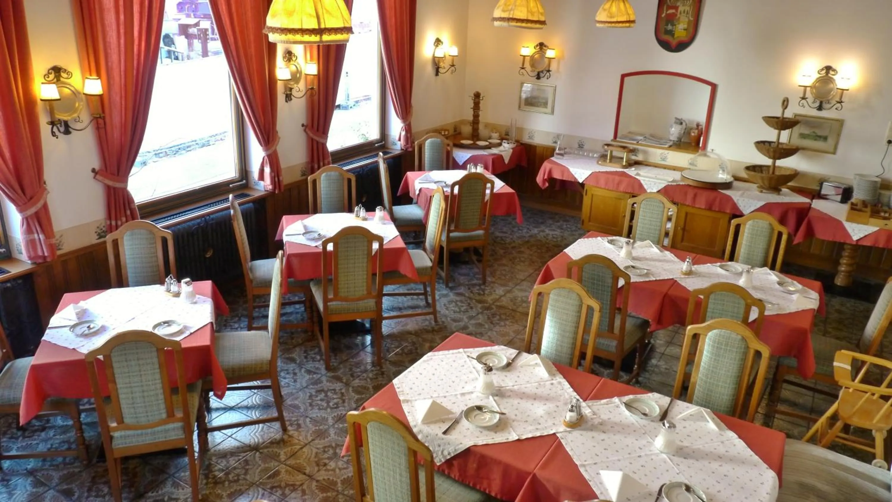 Restaurant/places to eat in Hotel Hohenstauffen