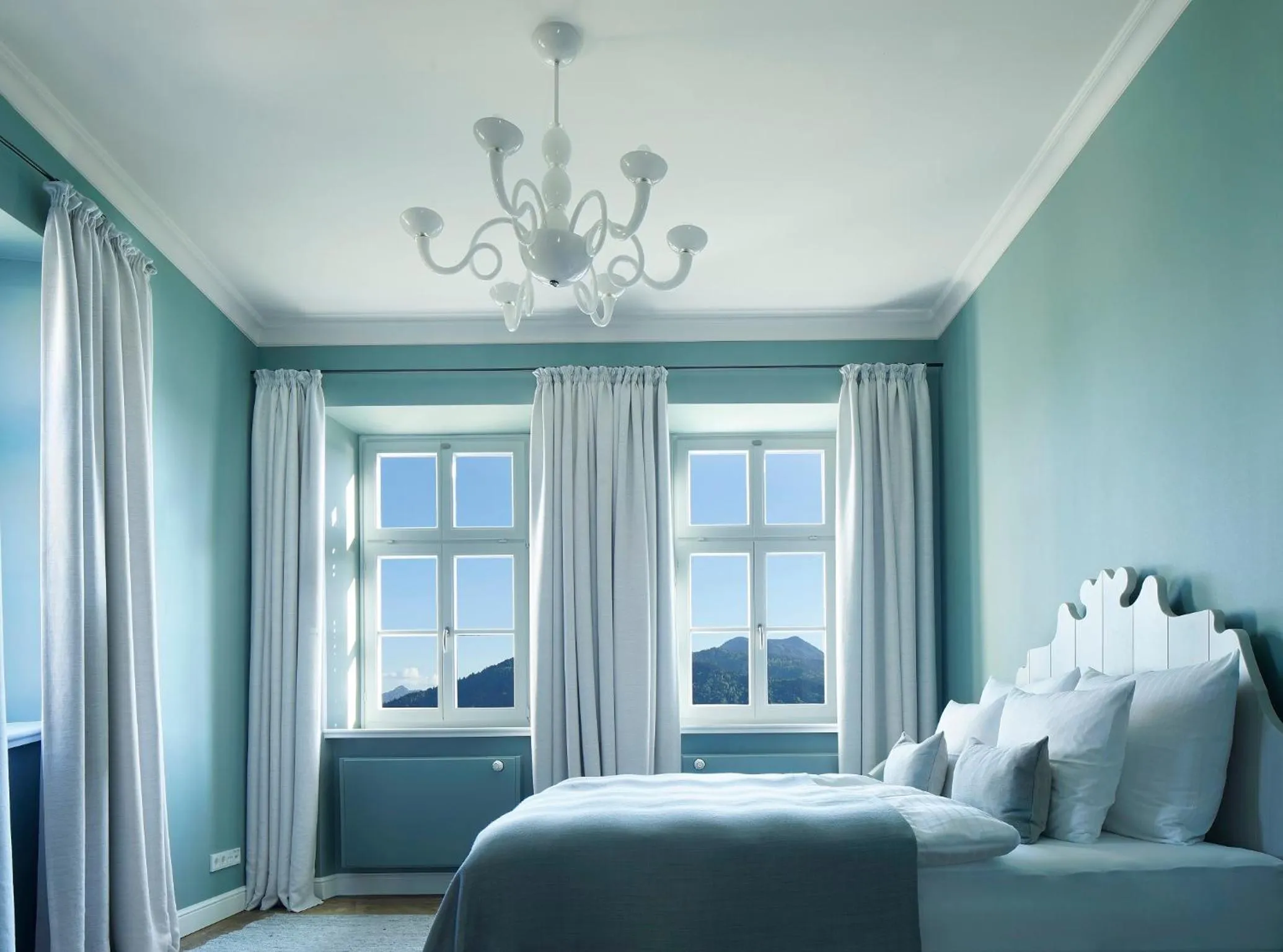 Photo of the whole room, Bed in Das Tegernsee