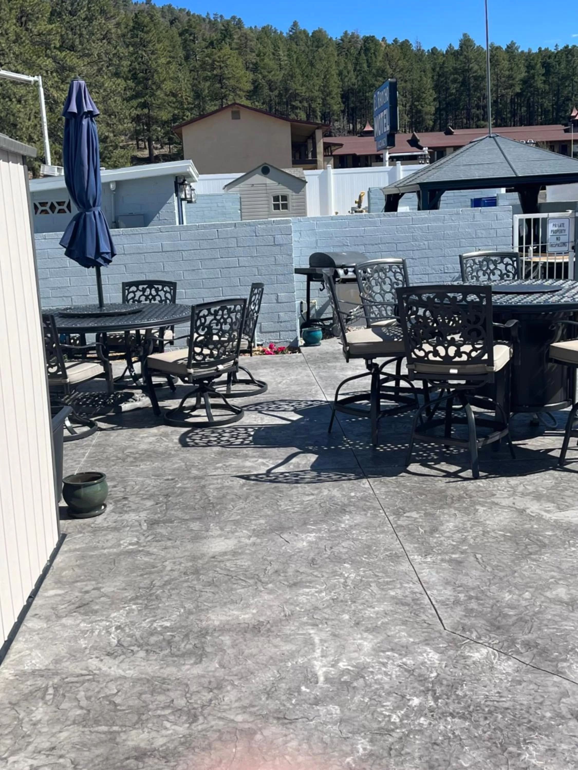 Property building in El Rancho Motel