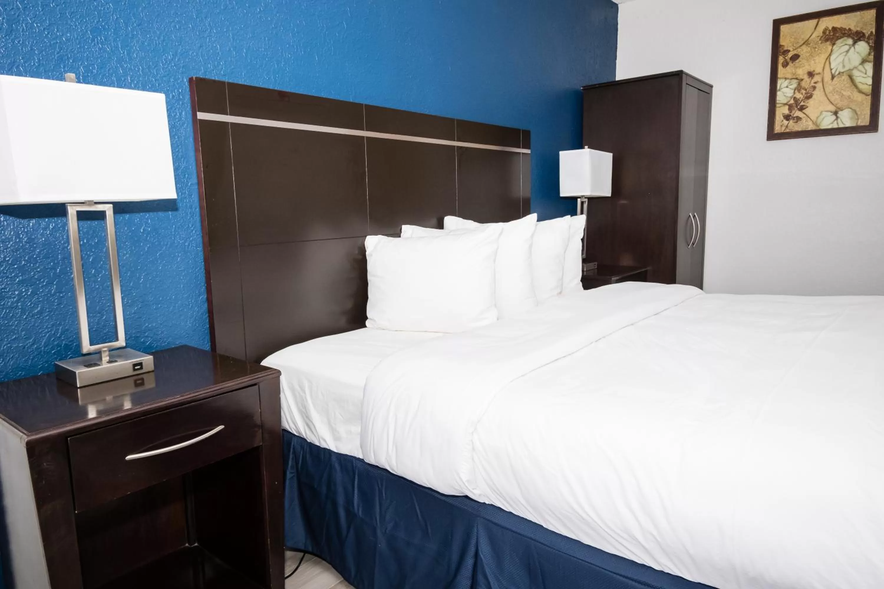 Bed in Motel 6 - Altamonte Springs, FL