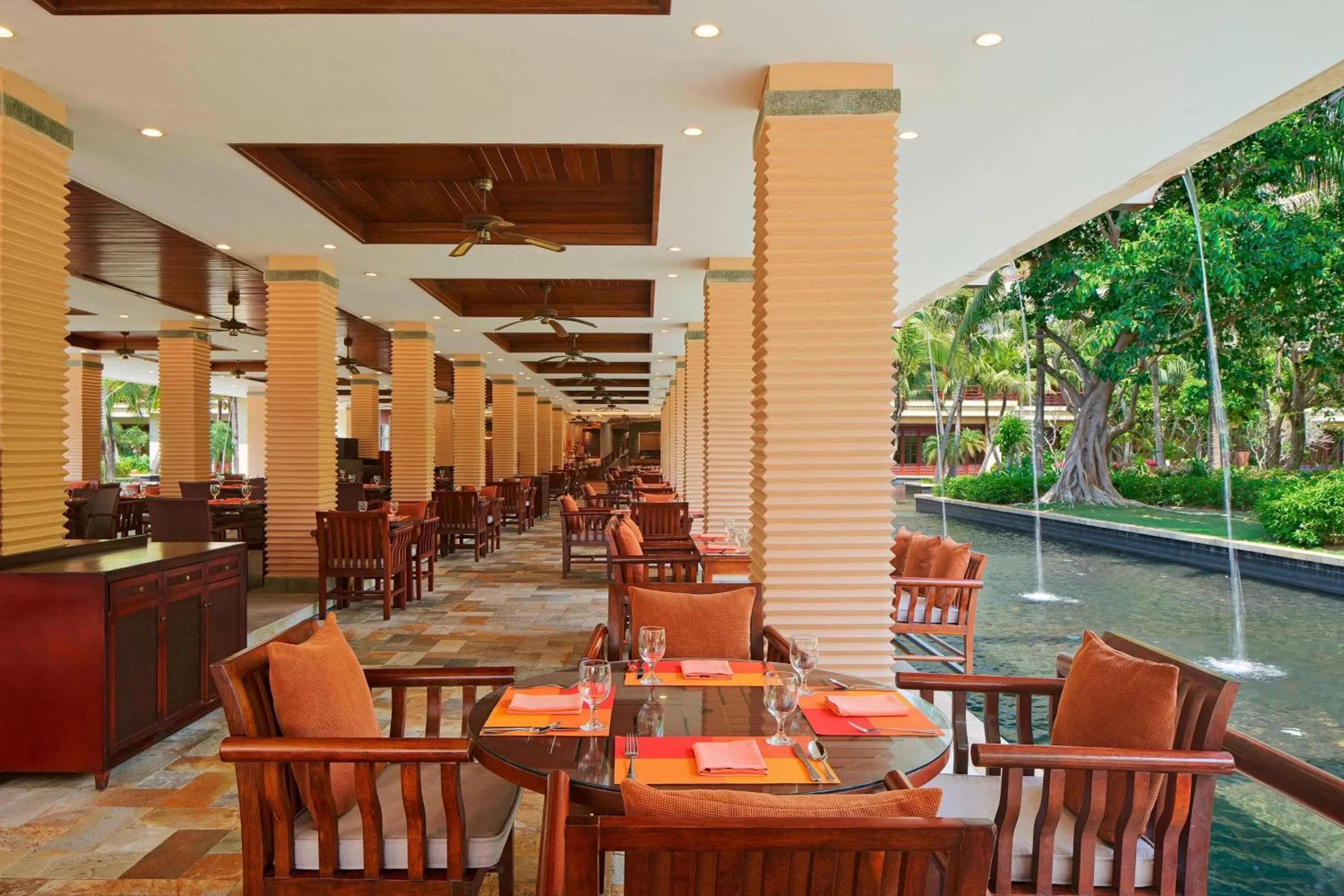 Restaurant/places to eat in Sheraton Sanya Yalong Bay Resort