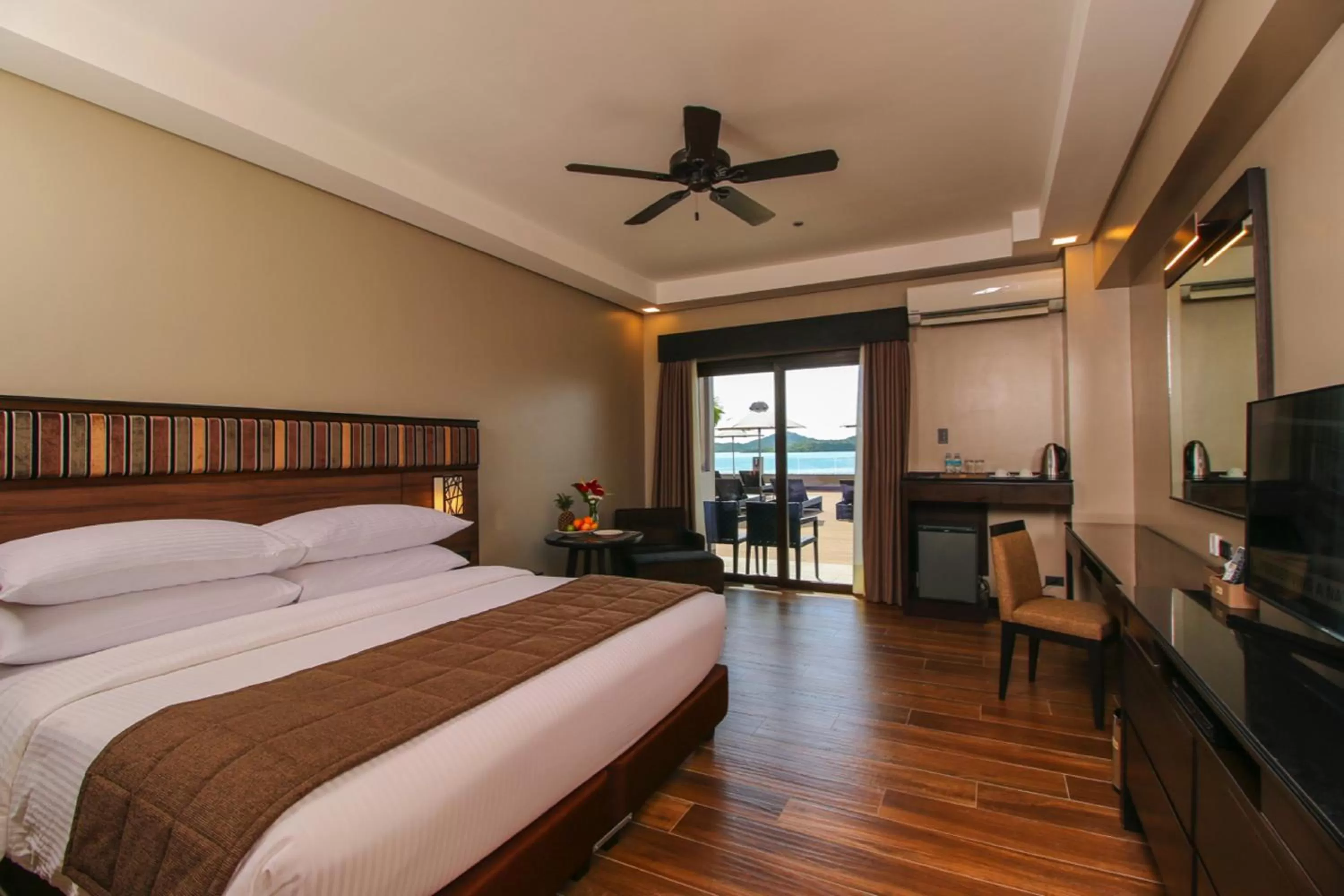 Bedroom, Bed in Two Seasons Coron Bayside Hotel