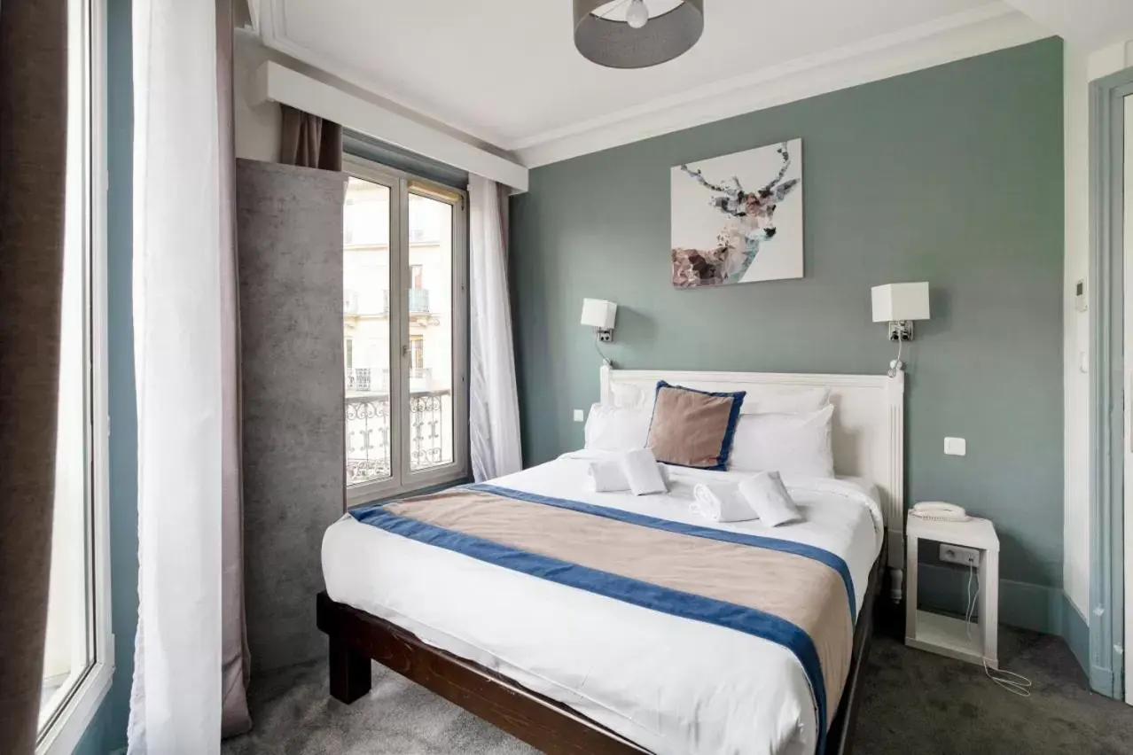 Family Suite in Grand Hôtel Des Gobelins Family Suite in Grand Hôtel Des Gobelins