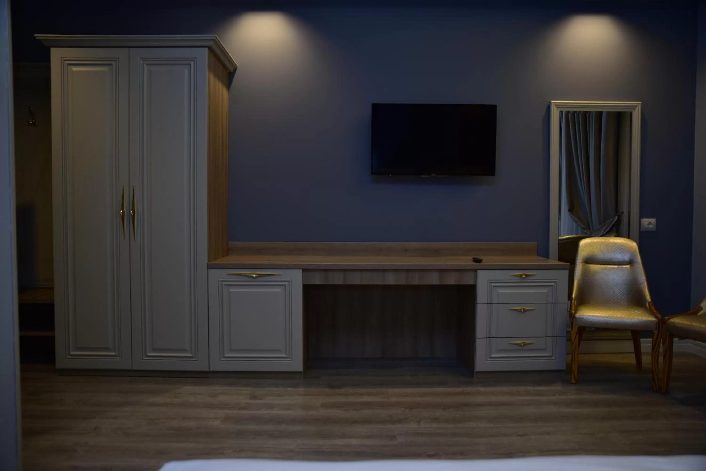 TV/Entertainment Center in The King Resort