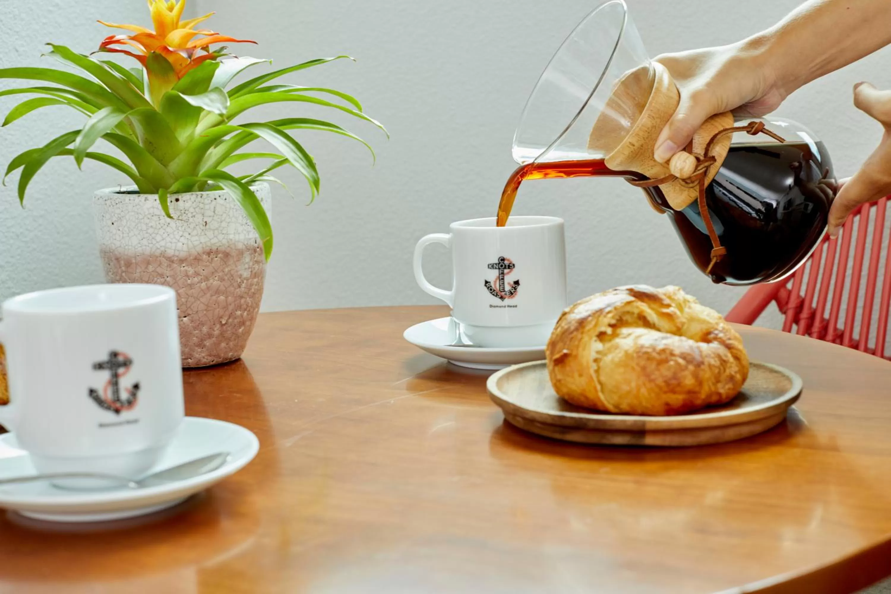 Food and drinks in Queen Kapiolani Hotel