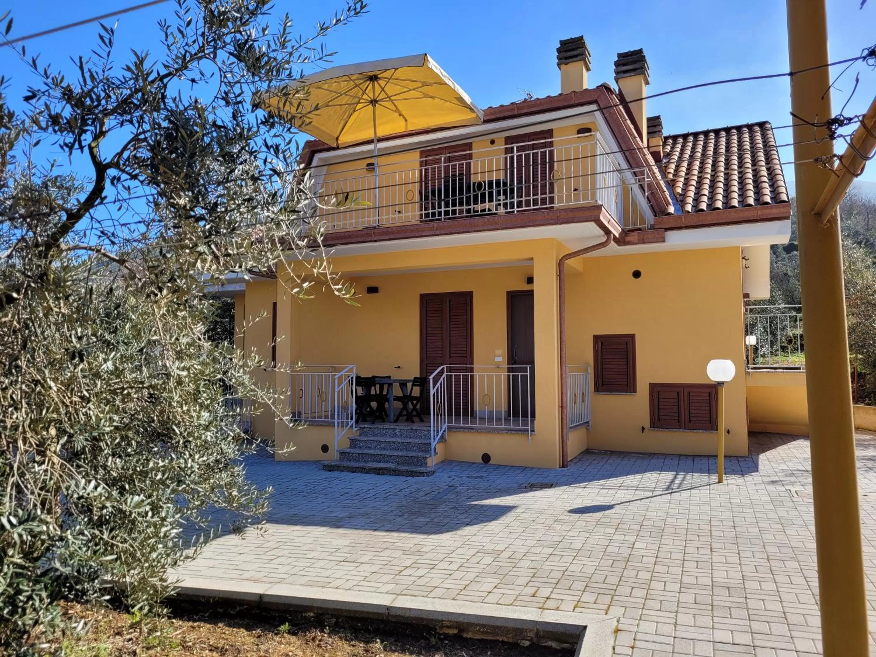 Alloggio turistico Magnifico Alessandro Valle Bernardo 04025 Lenola nei pressi di Fondi LT