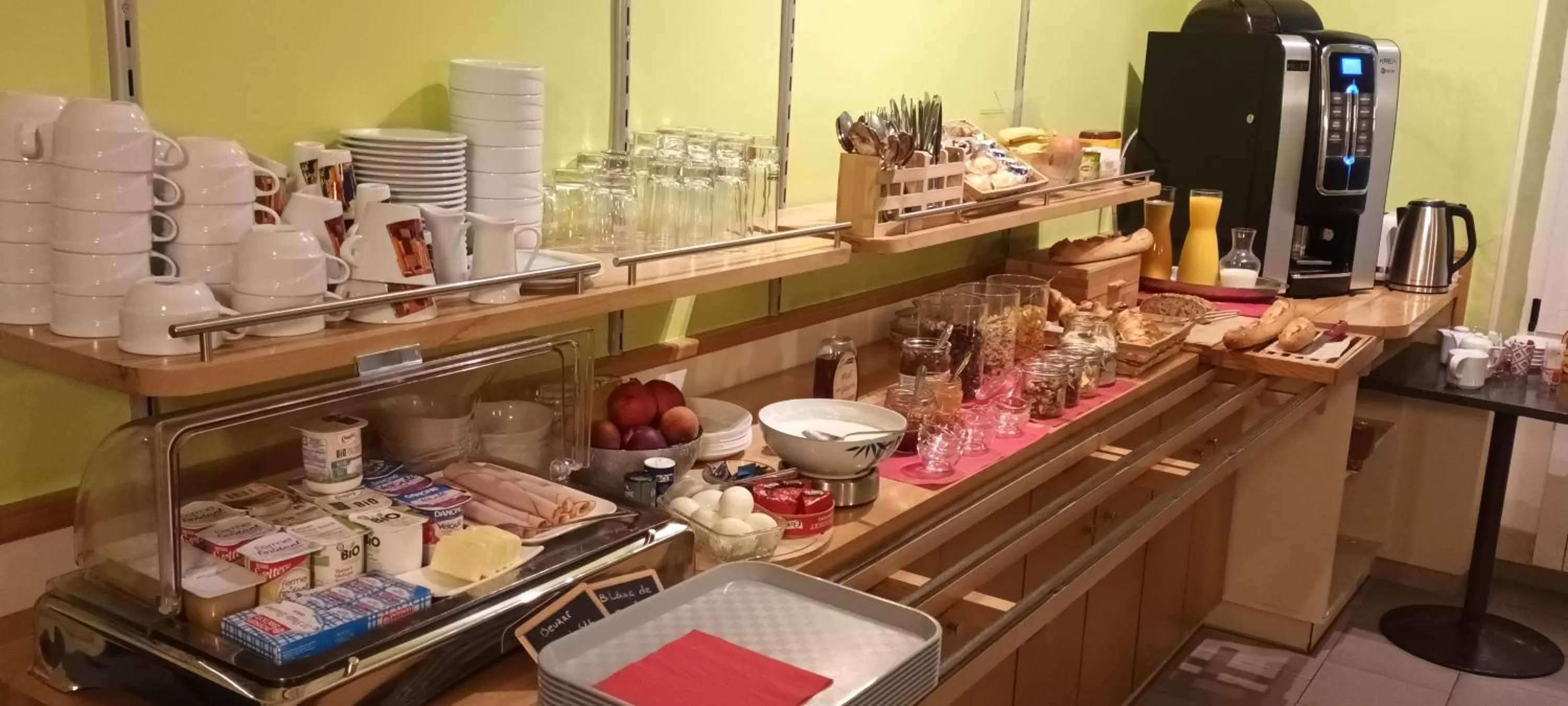 Buffet breakfast in Logis Hôtel La Résidence, Cognac Centre