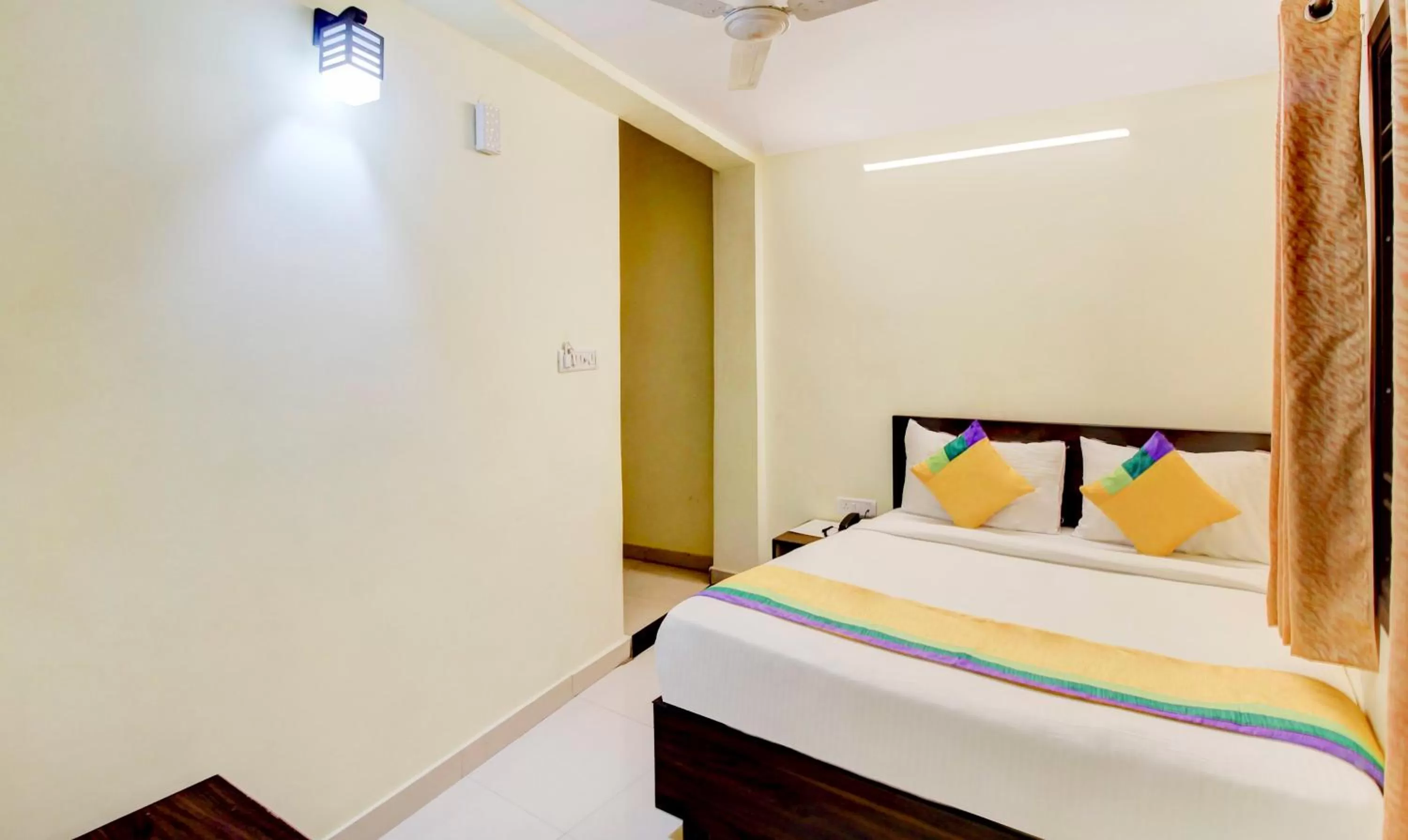 Bed in Itsy By Treebo - Royal Monarch