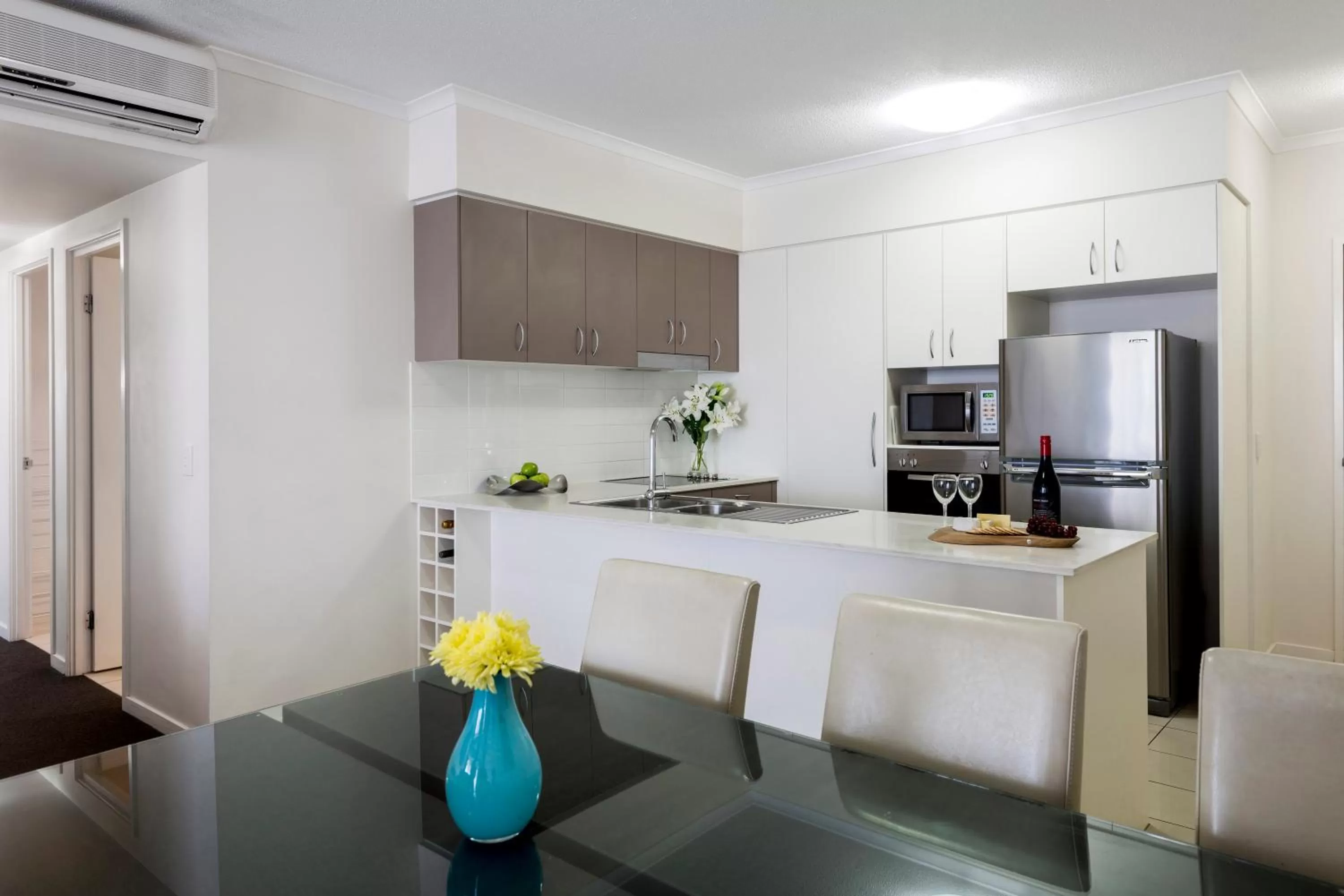 Kitchen or kitchenette in Oaks Ipswich Aspire Suites