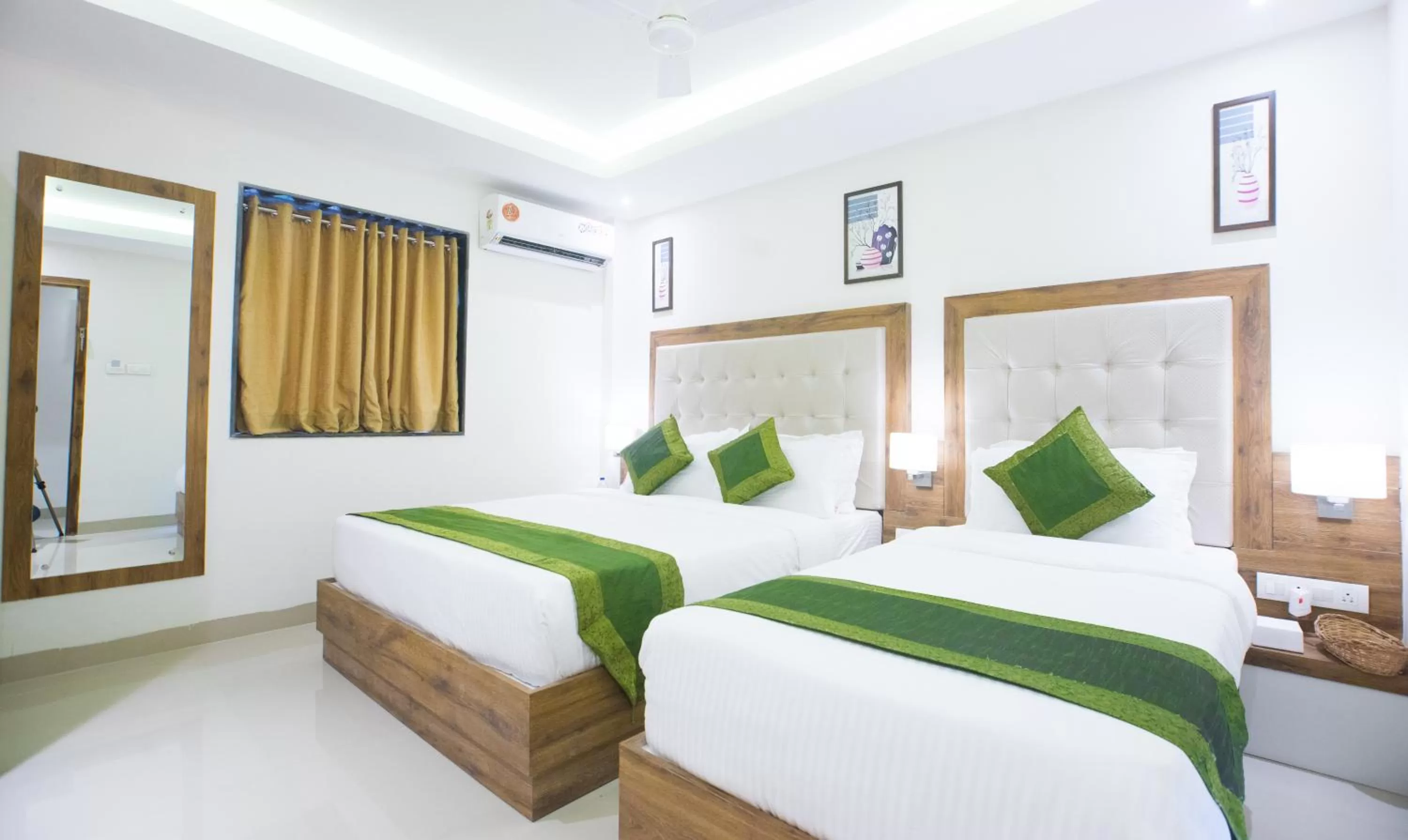 Bed in Treebo Amber International