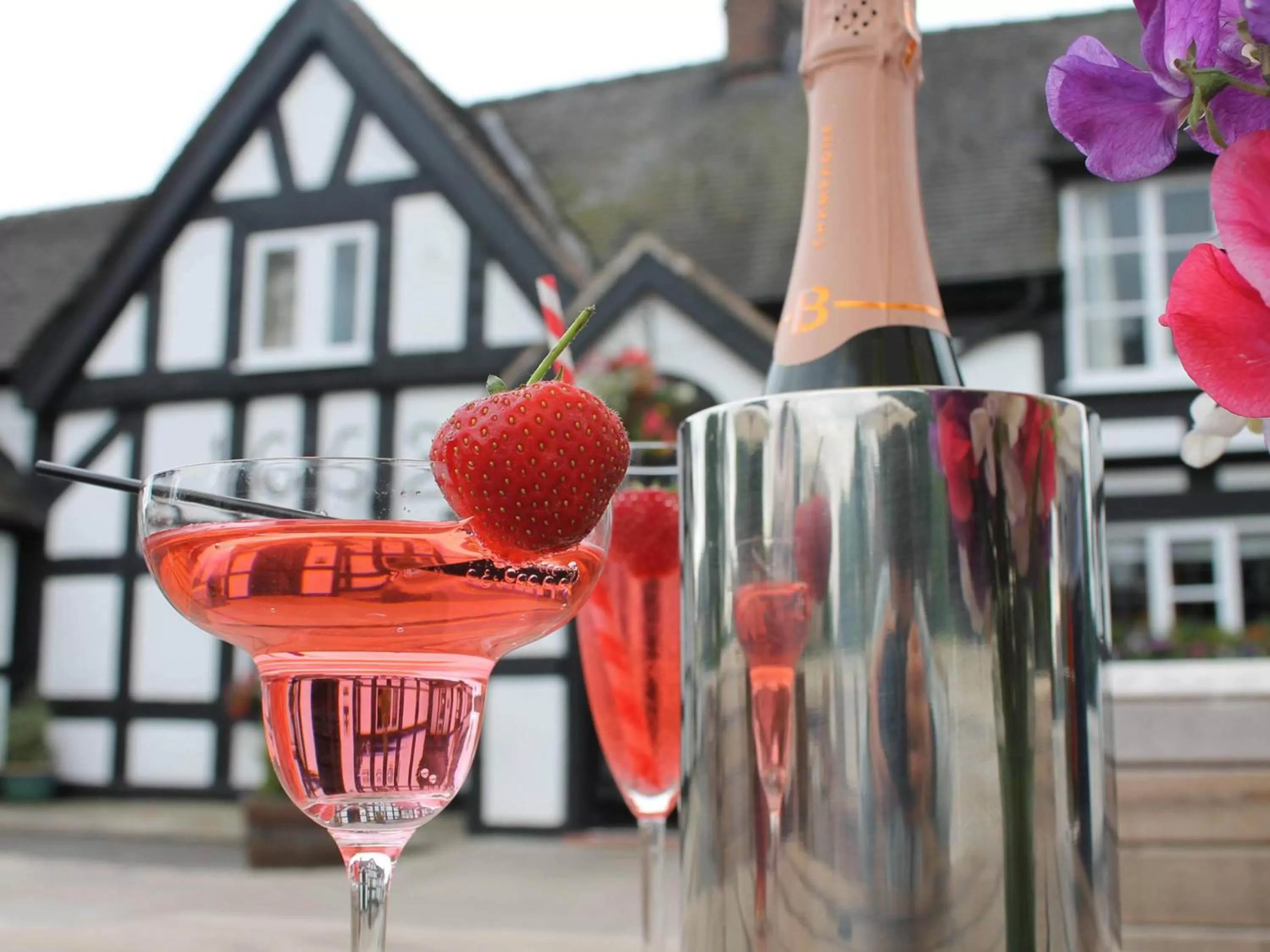 Property building in White Lion Hotel