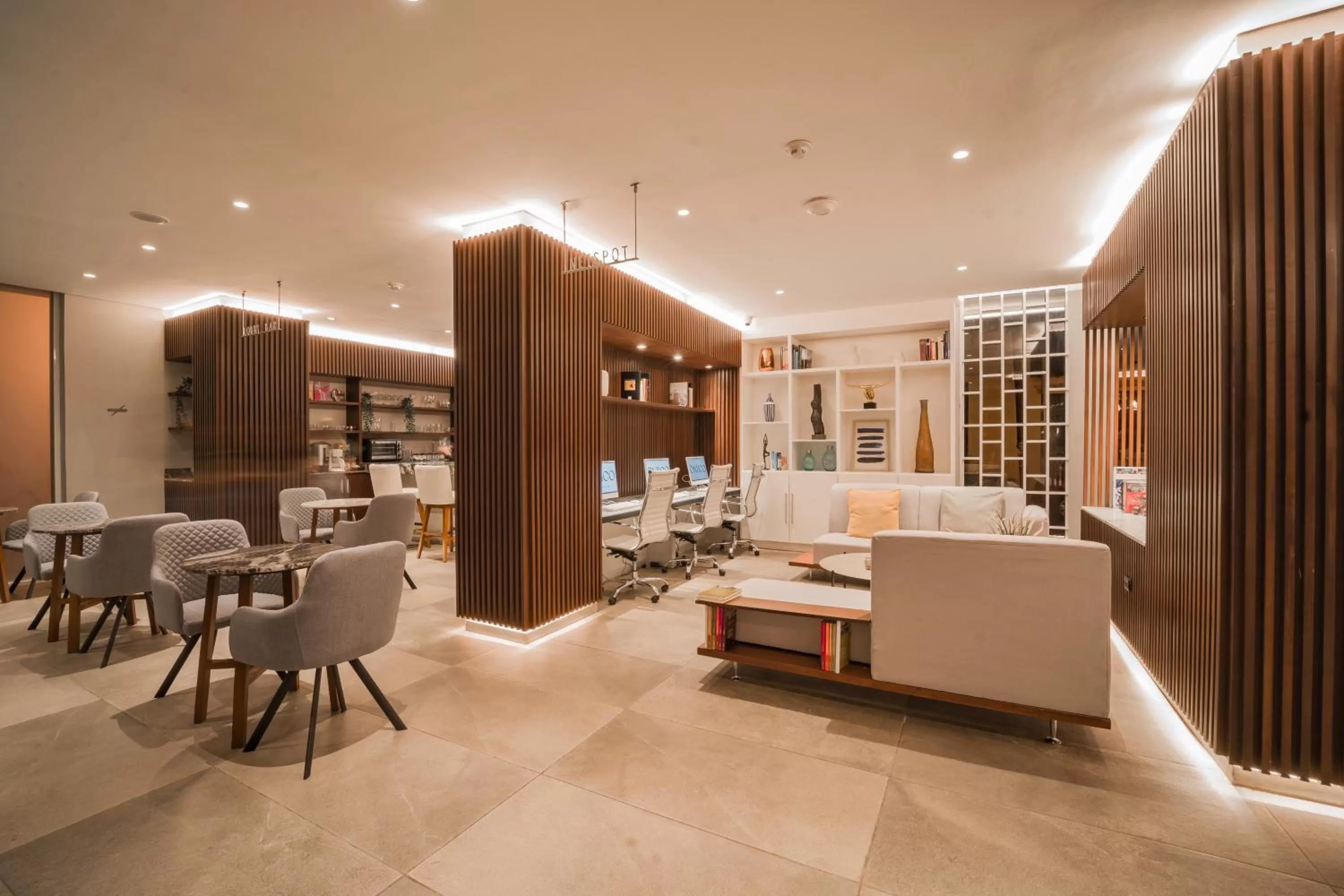 Restaurant/places to eat in Ontico Urban Design Hotel