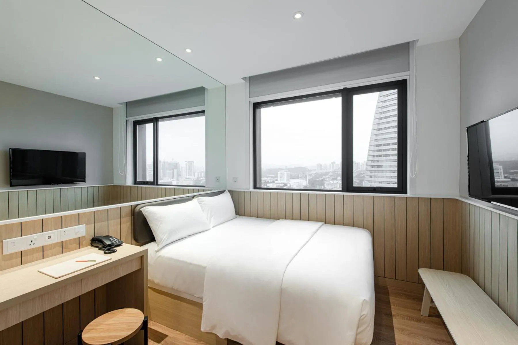 Photo of the whole room, Bed in Komune Living