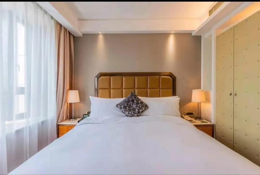Wealthy All Suite Hotel Suzhou