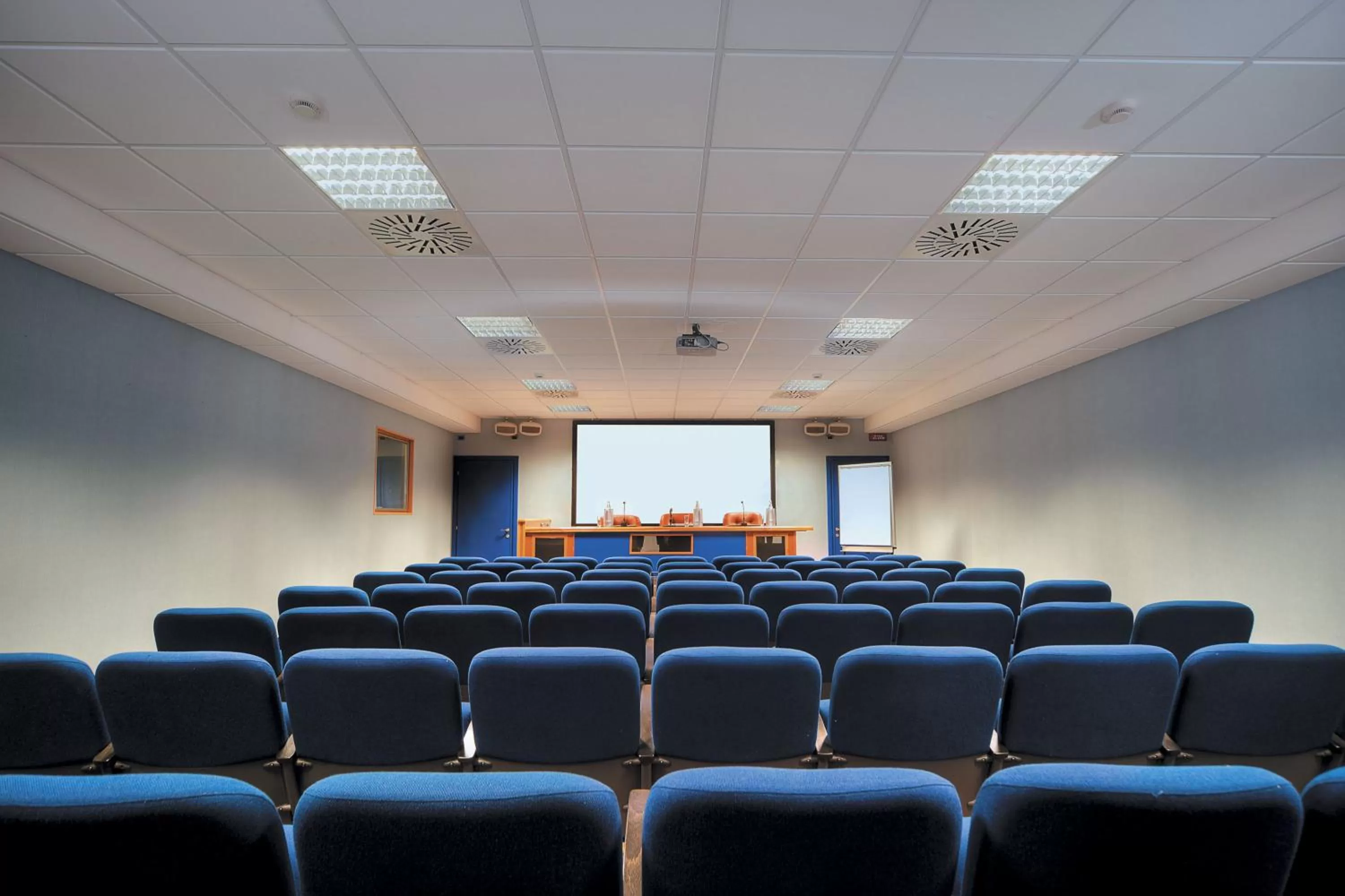 Business facilities in Ele Green Park Hotel Pamphili