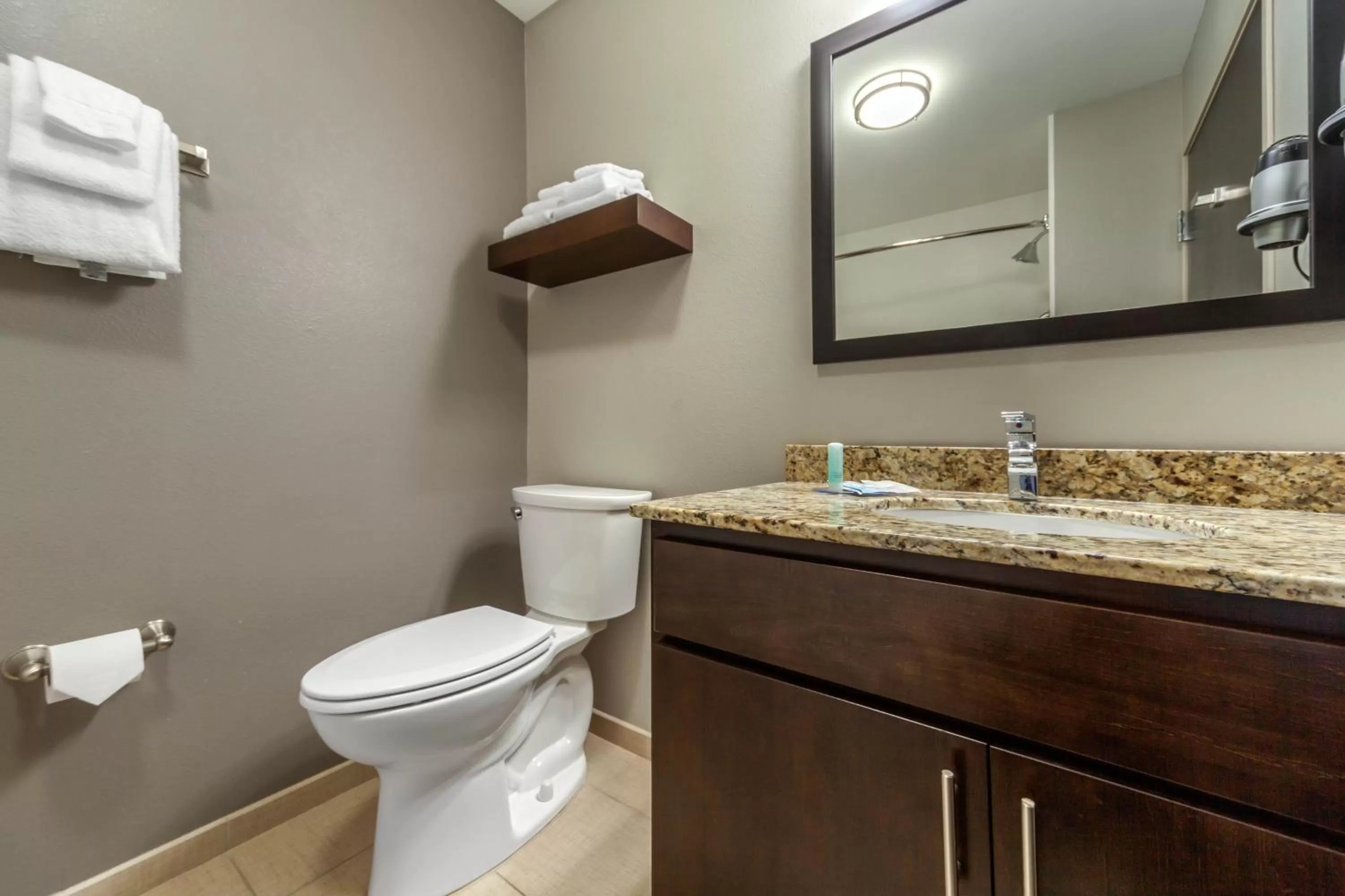 Bathroom in MainStay Suites Lincoln University Area