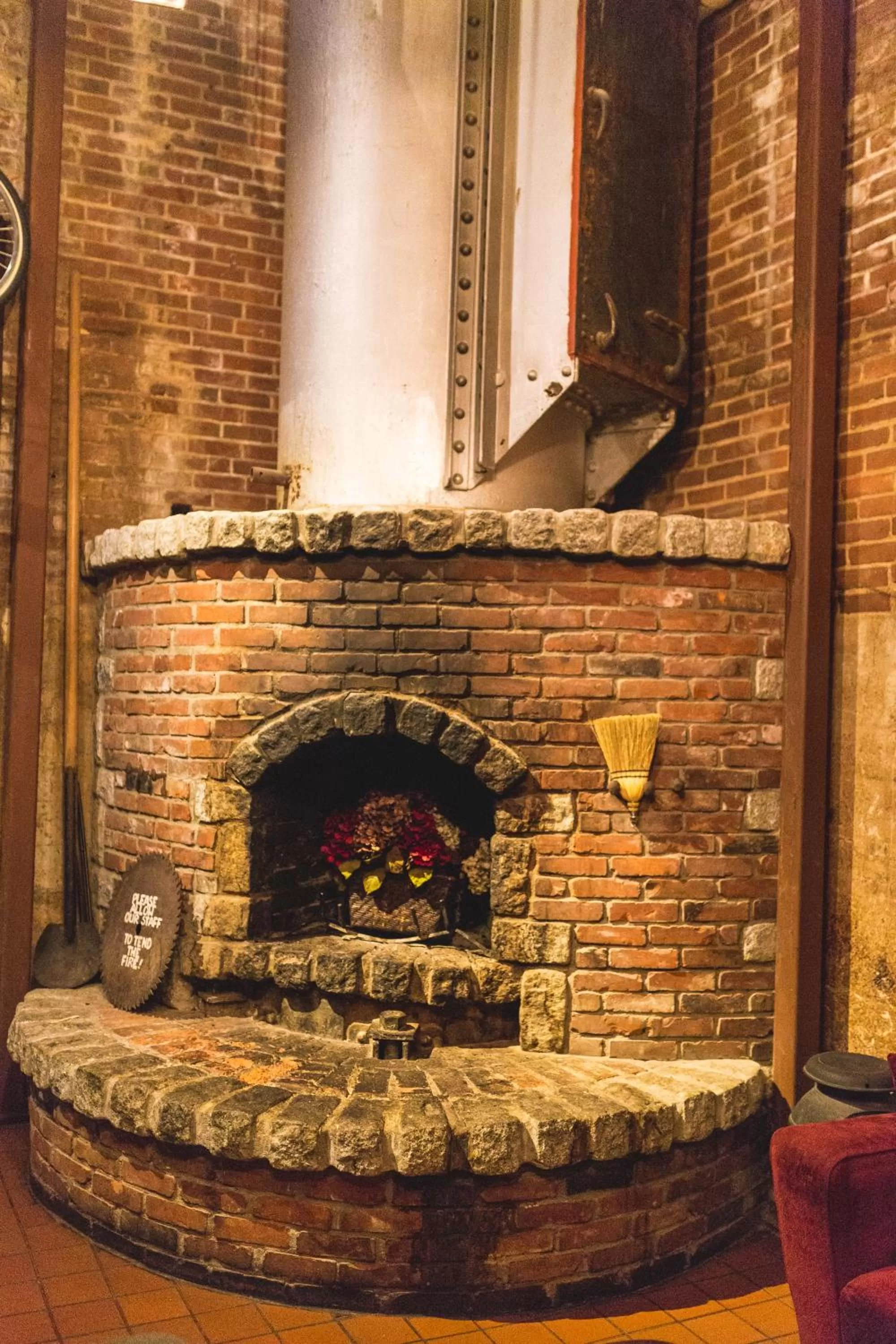 Restaurant/places to eat in The Common Man Inn, Spa & Lodge