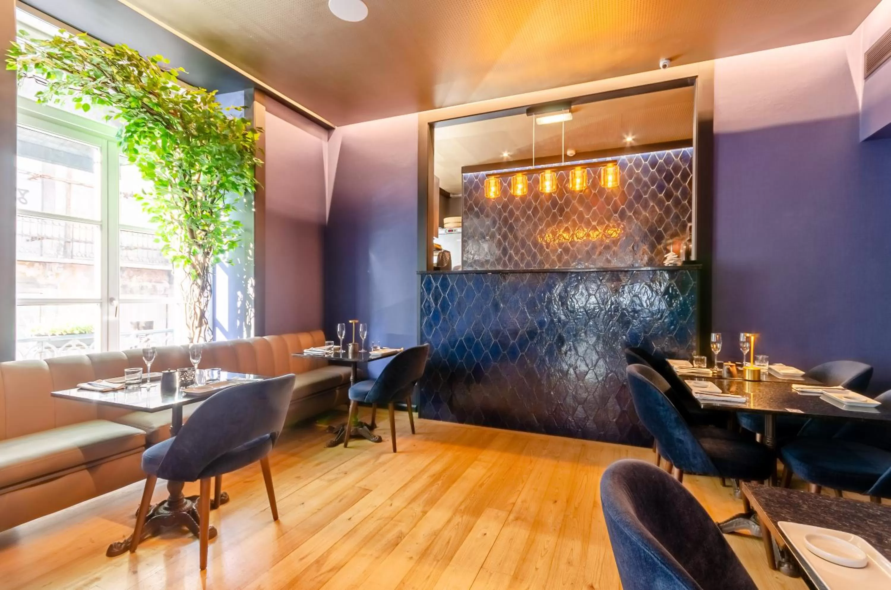 Restaurant/places to eat in Lx Boutique Hotel