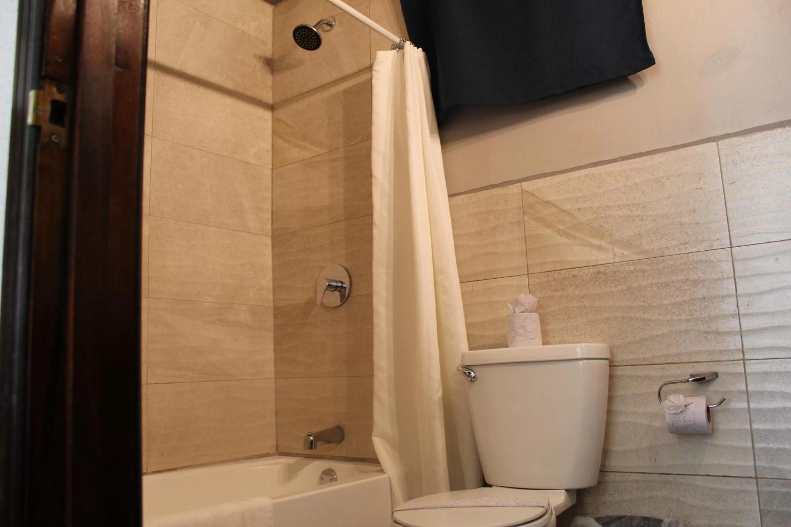 Bathroom in Barefoot Caye Caulker Hotel