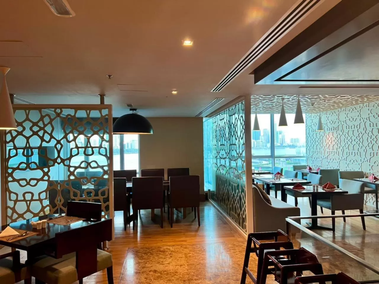 Restaurant/places to eat in Copthorne Hotel Sharjah