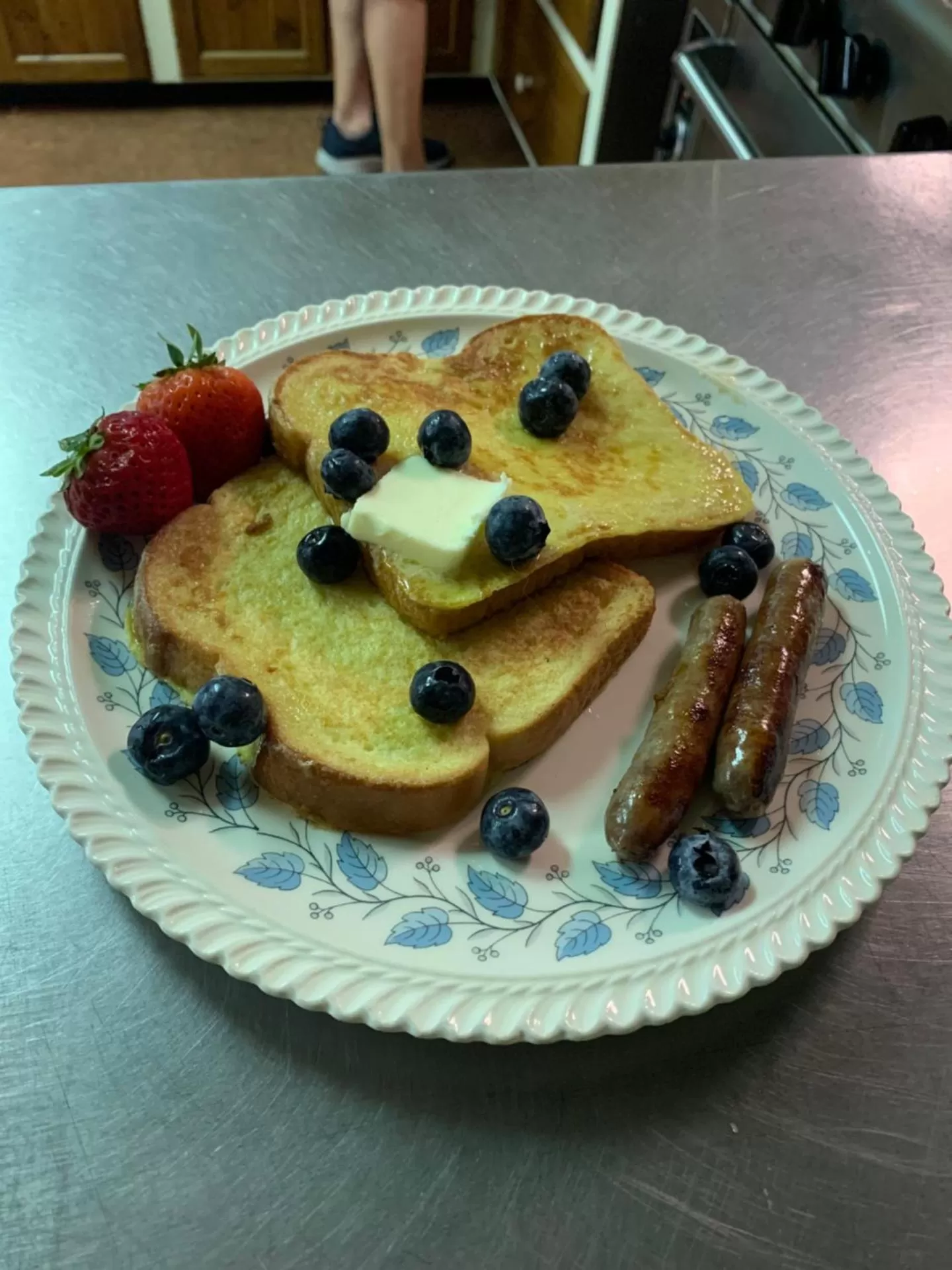 Breakfast in Buttonwood Inn on Mount Surprise