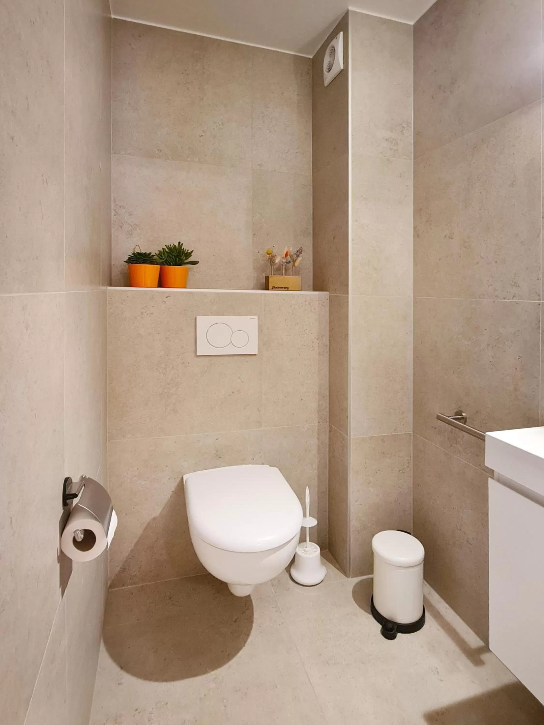 Toilet in Hotel Restaurant Steenhuyse