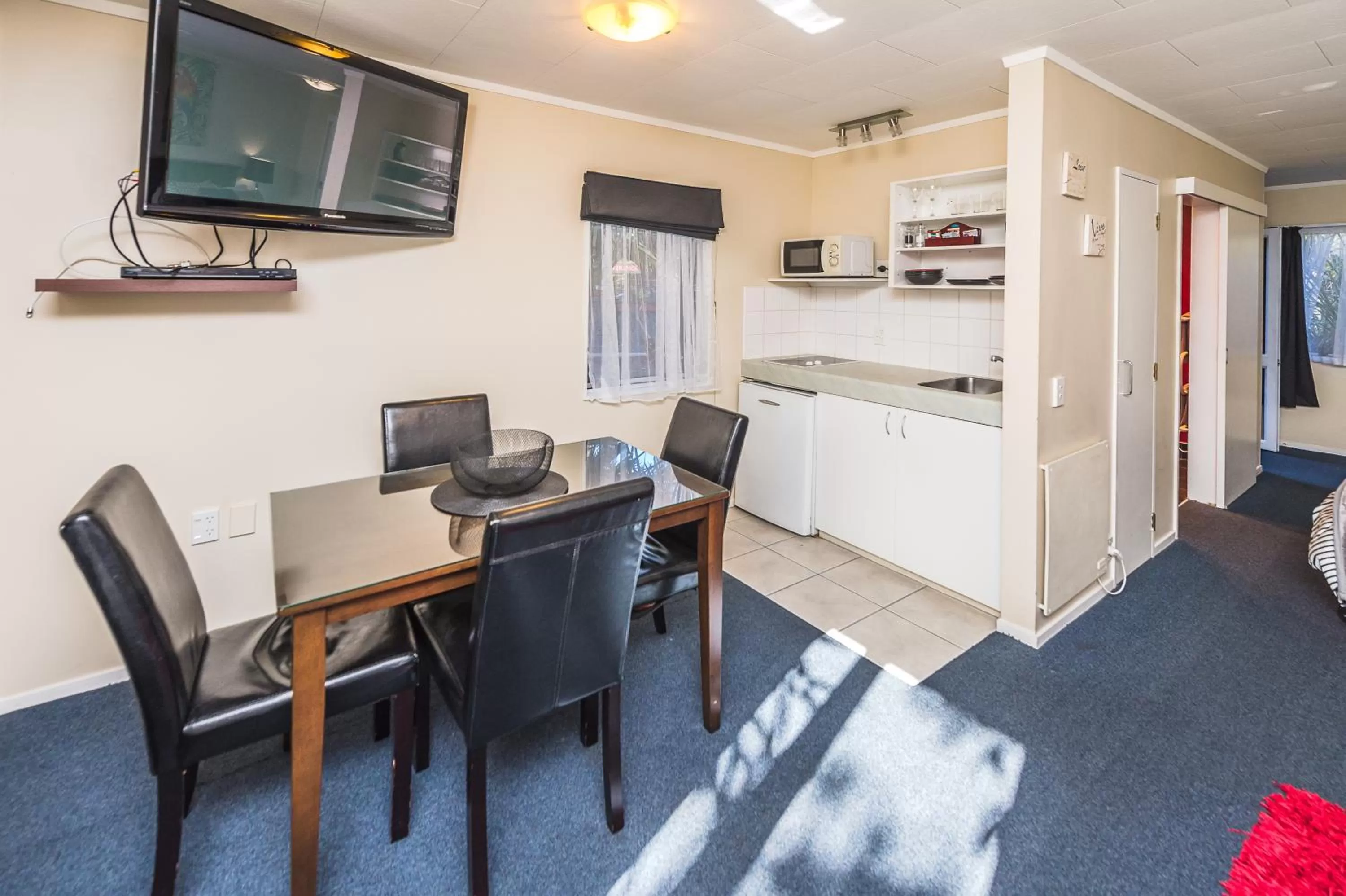 Dining Area in Anndion Motel