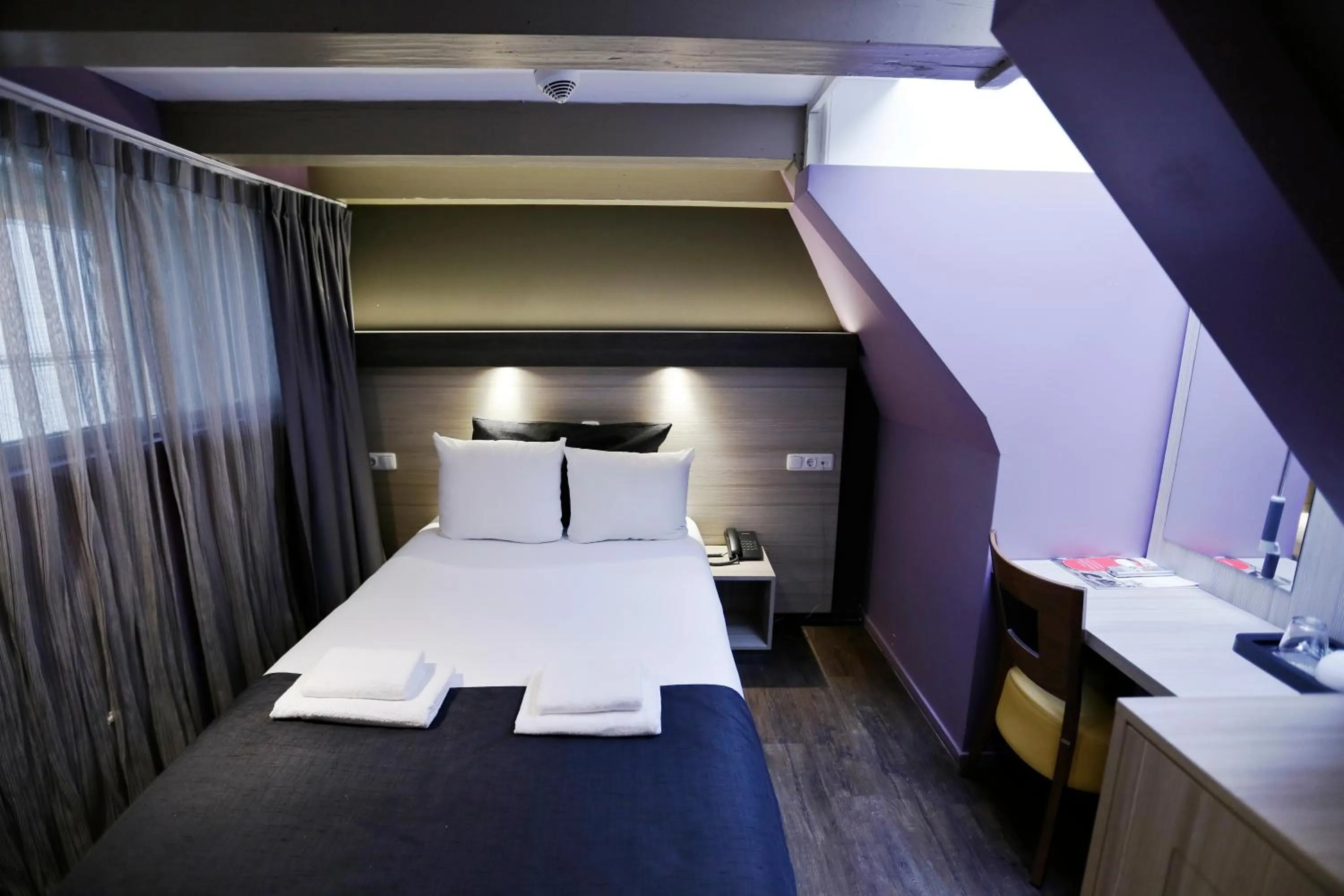 Bed in City Hotel Amsterdam