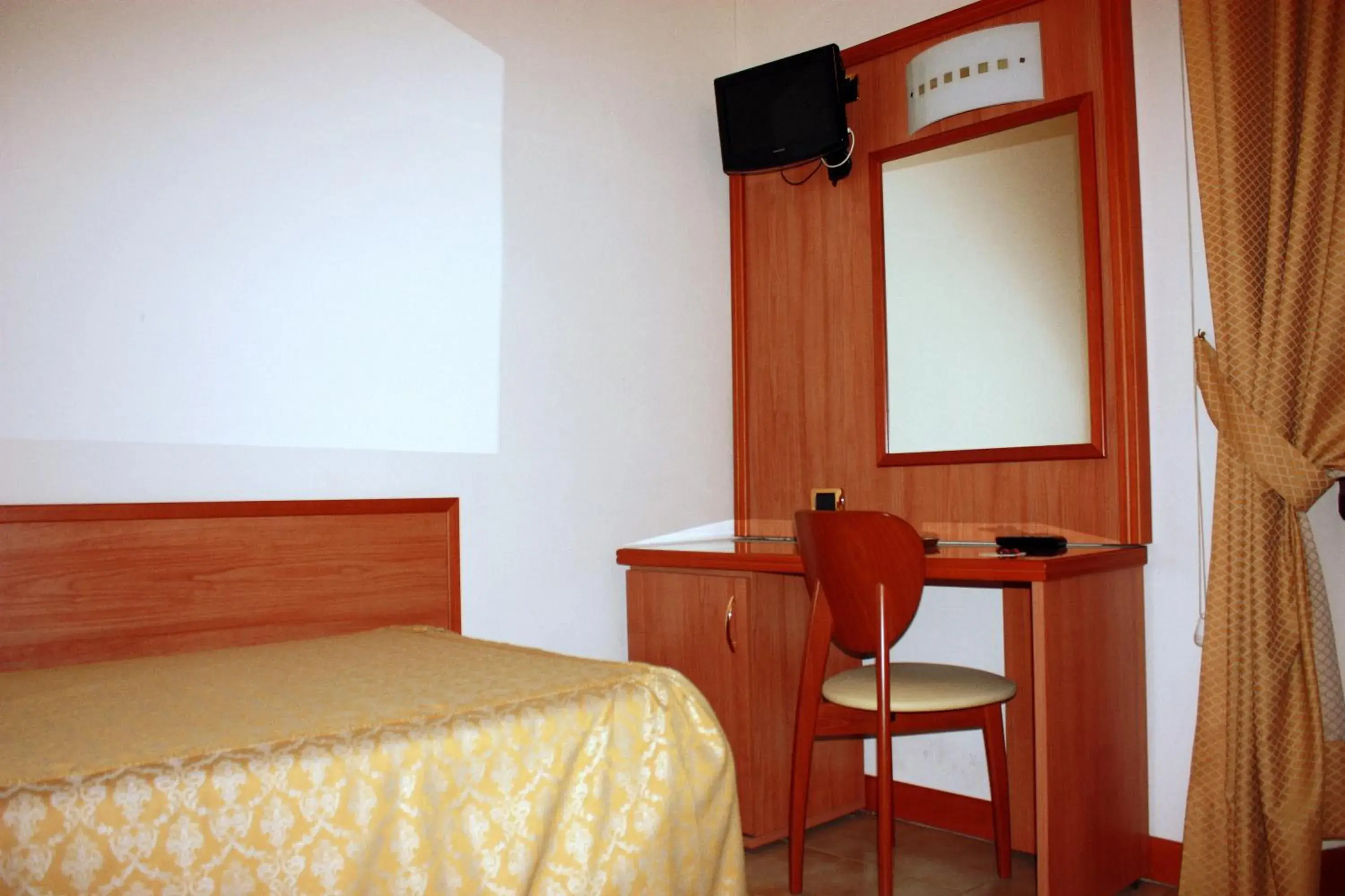 Standard Single Room in Piccolo Hotel Standard Single Room in Piccolo Hotel