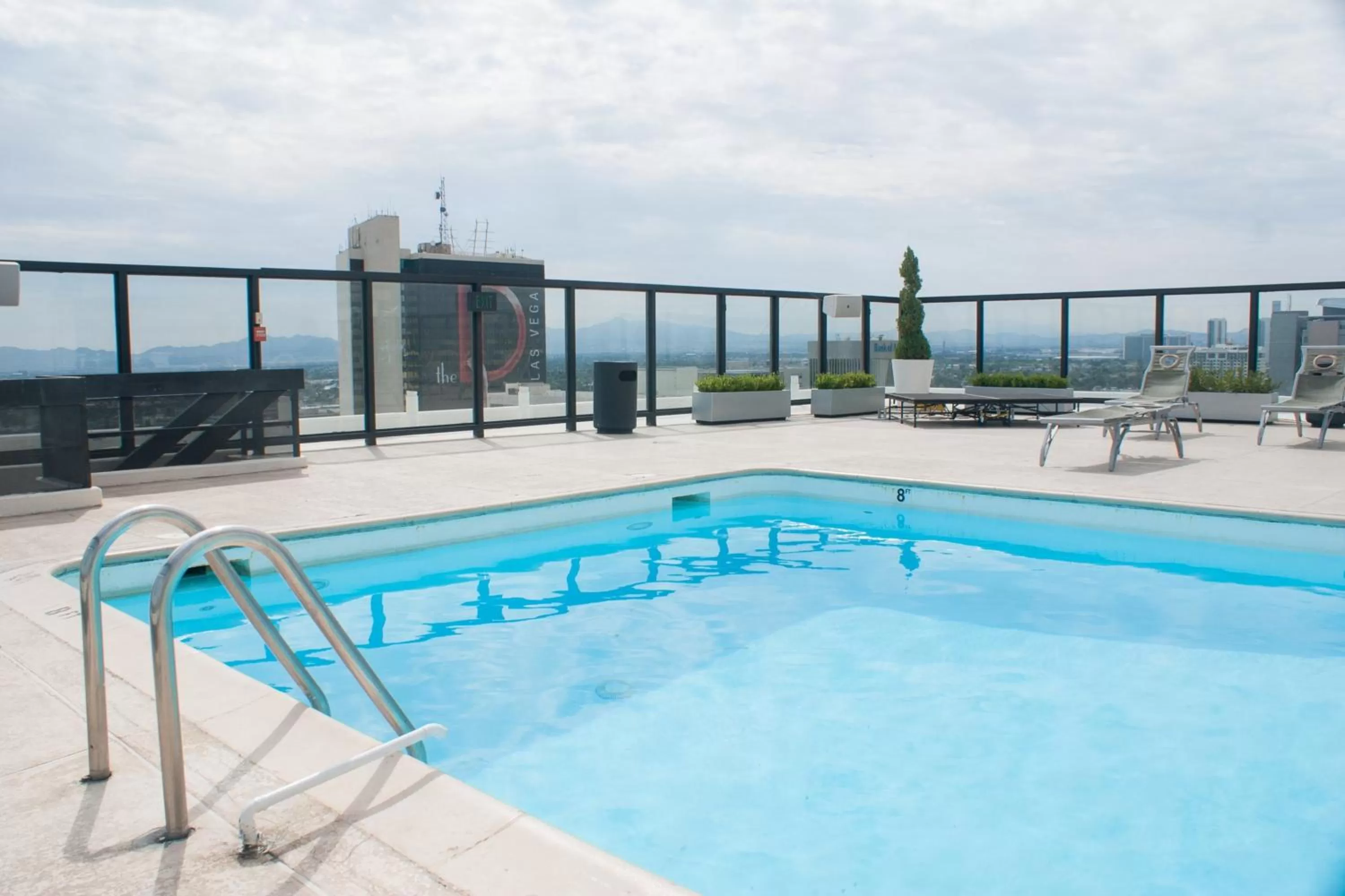 Swimming pool in Four Queens Hotel and Casino