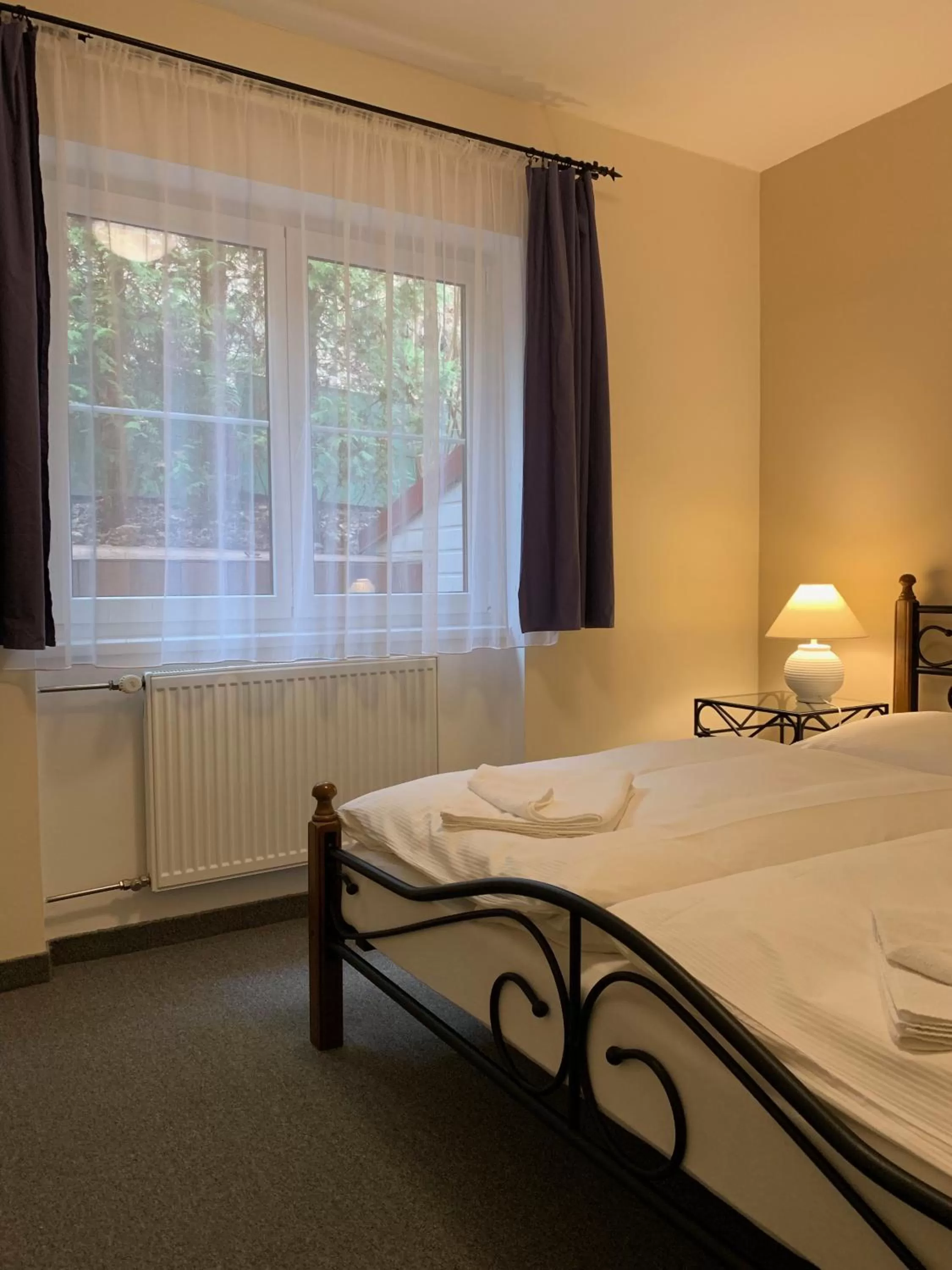 Bedroom, Bed in Apartma La Provence