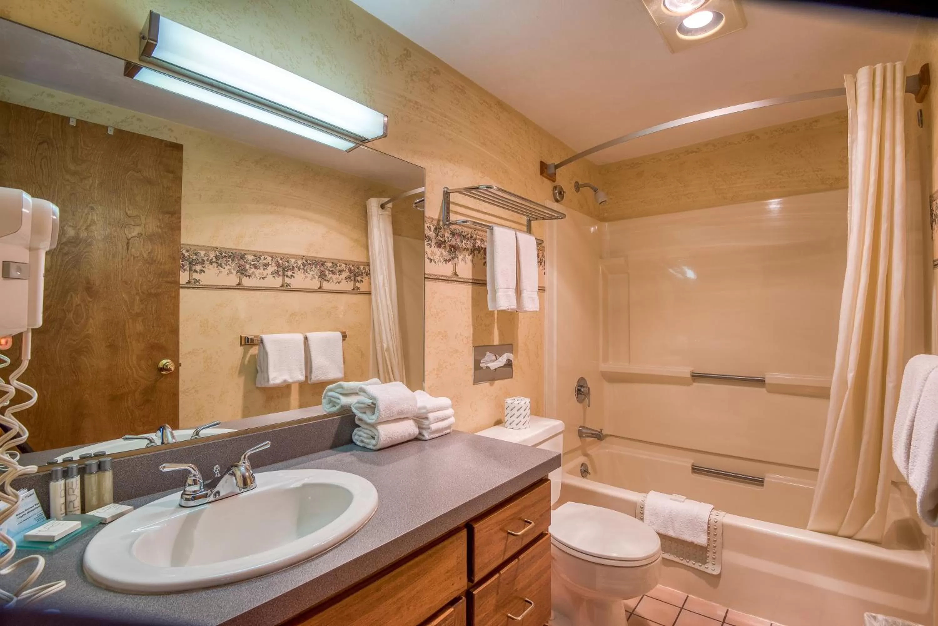 Shower in Purity Spring Resort