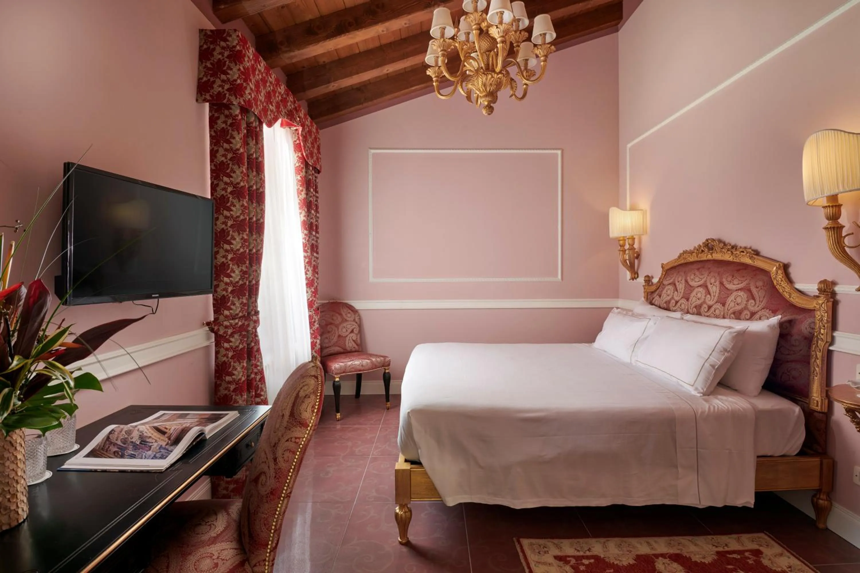 Photo of the whole room, Bed in Villa Cordevigo