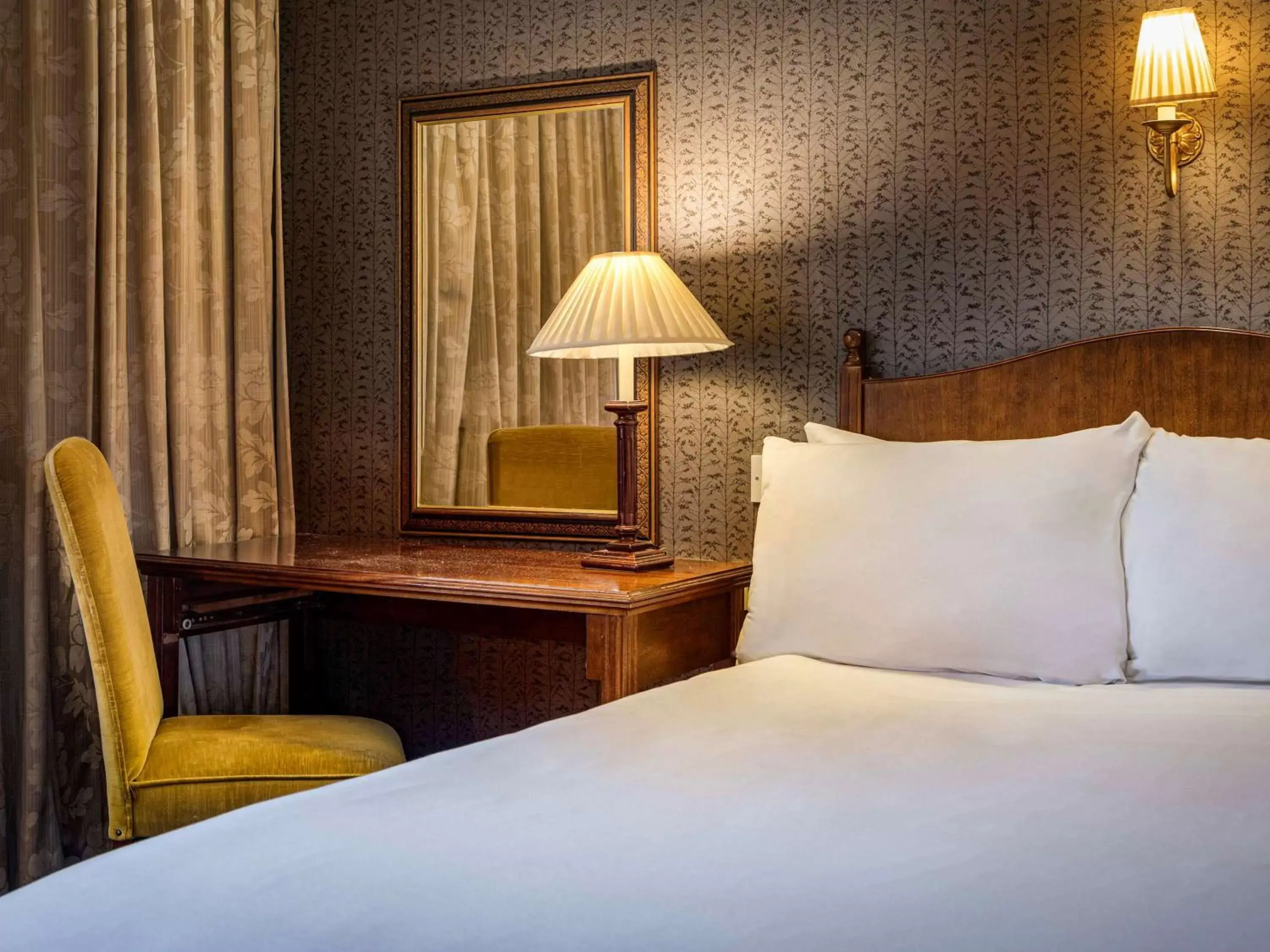 Compact Double in Winchester Wessex Hotel by Sunday Compact Double in Winchester Wessex Hotel by Sunday