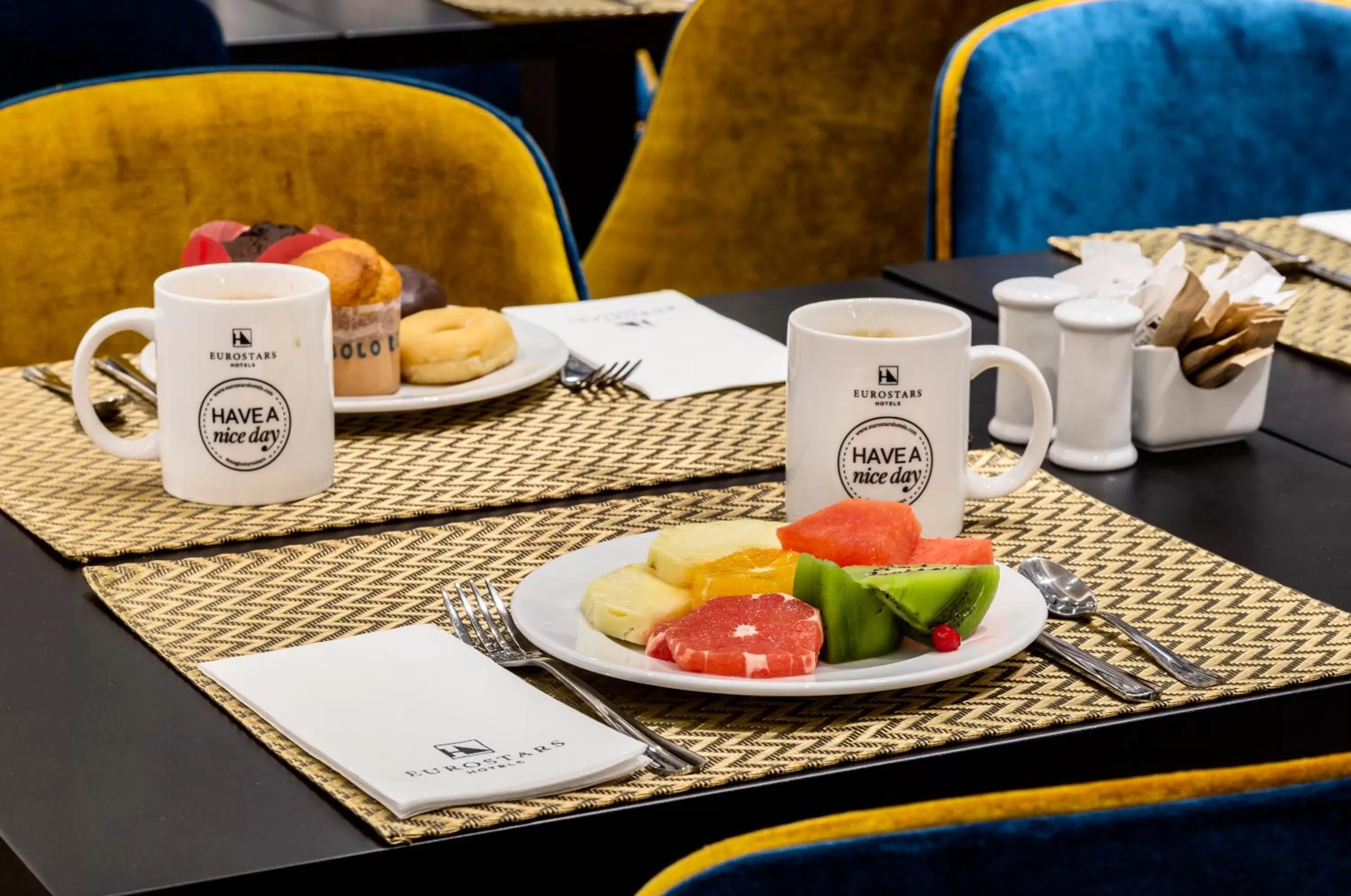 Lounge or bar in Eurostars Puerta Real