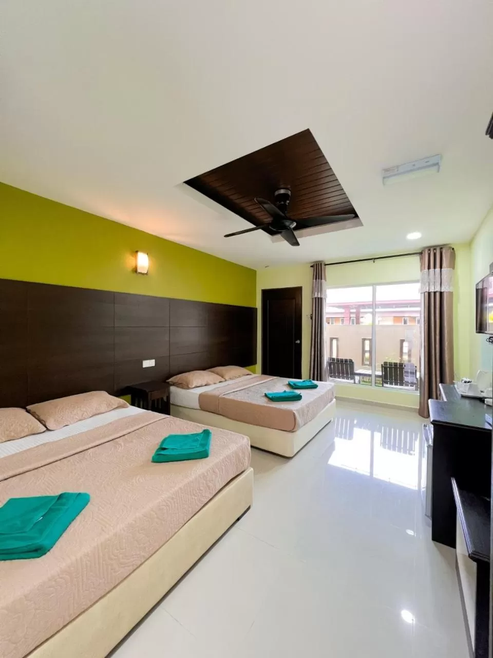 Photo of the whole room, Bed in Chuu Pun Village Resort
