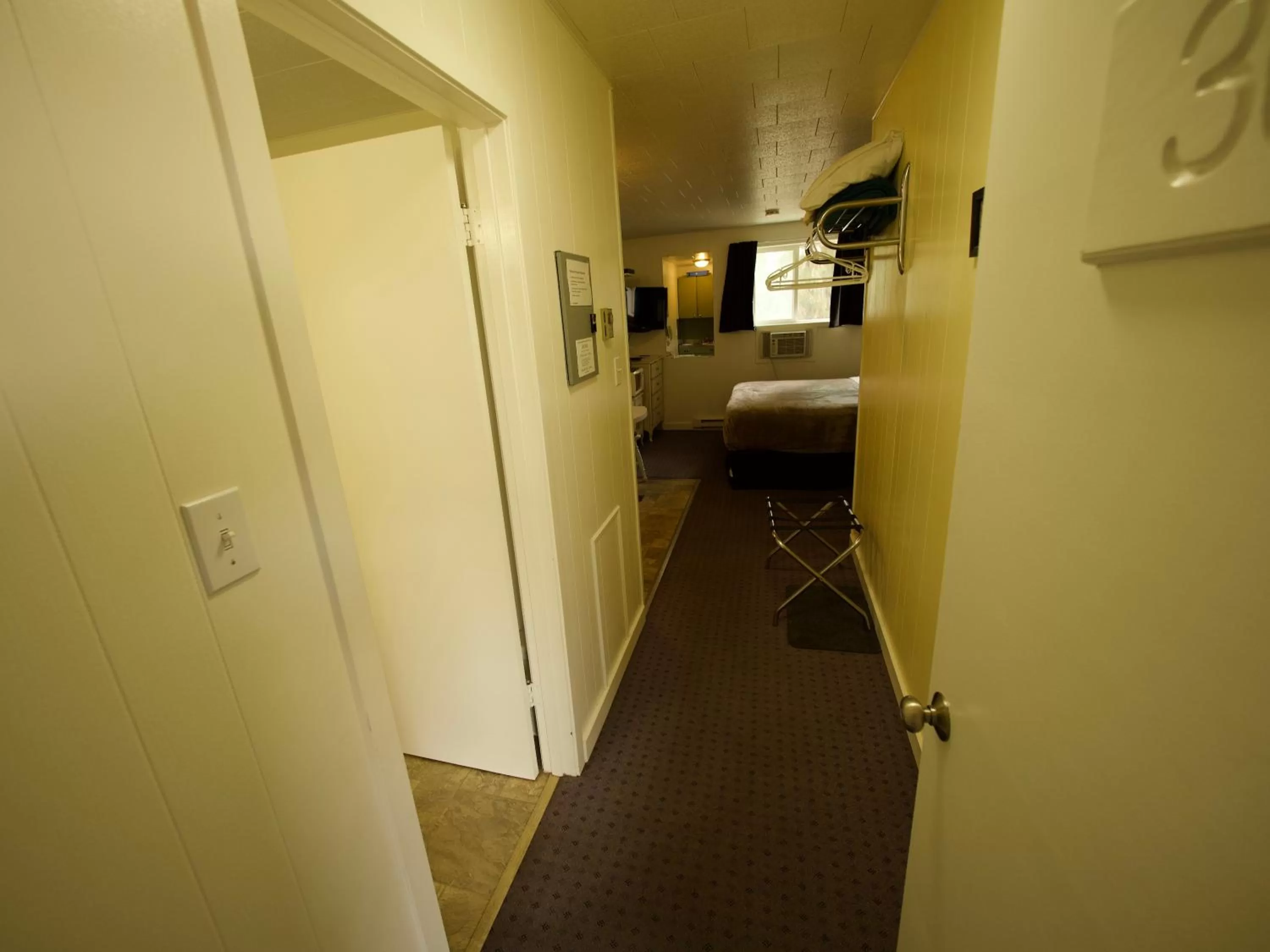 Bed in Creston Valley Motel