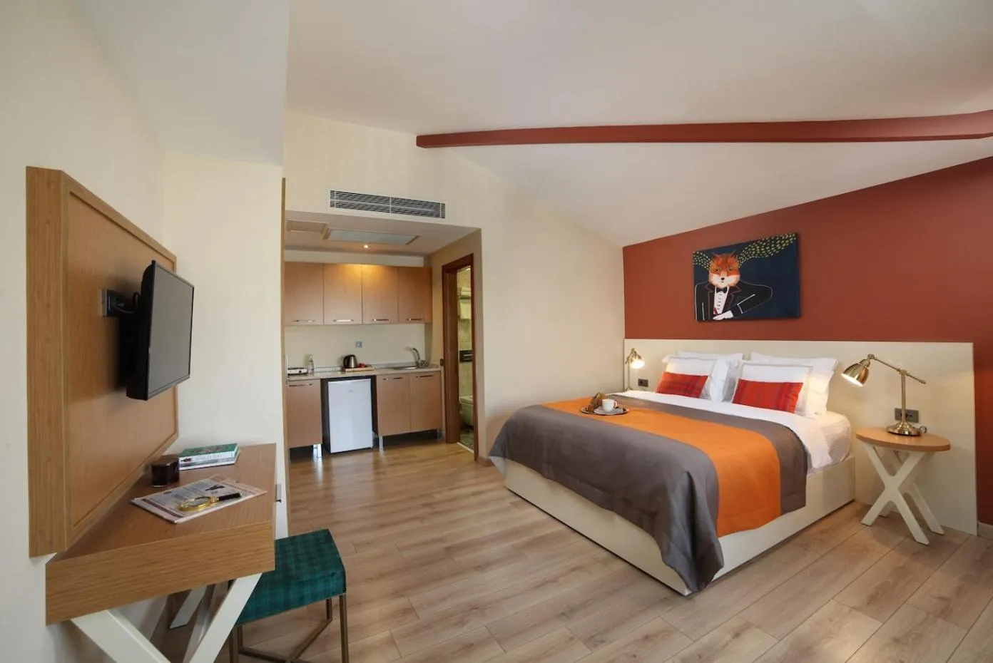 Communal lounge/ TV room in The Fox Hotel