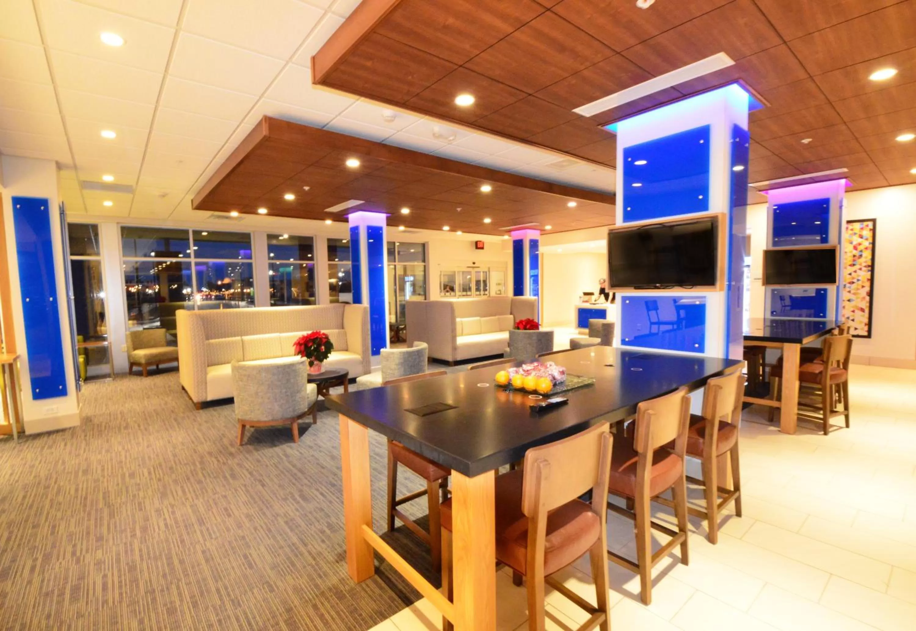 Property building in Holiday Inn Express & Suites Toledo South - Perrysburg by IHG