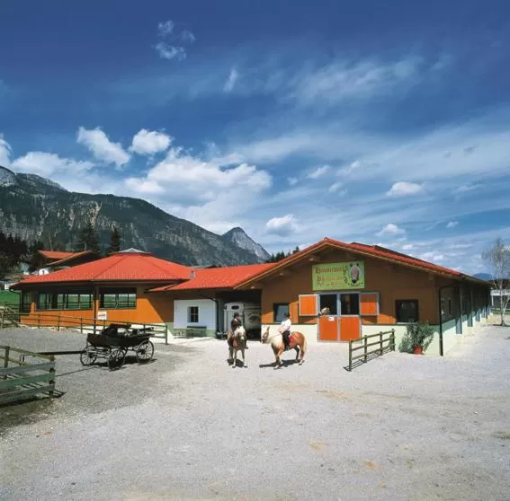 Horse-riding, Property Building in Hotel Hauserwirt