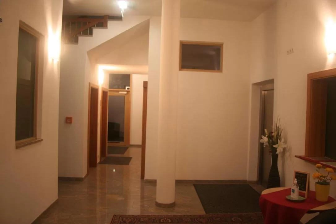 Other, TV/Entertainment Center in Hotel Engl