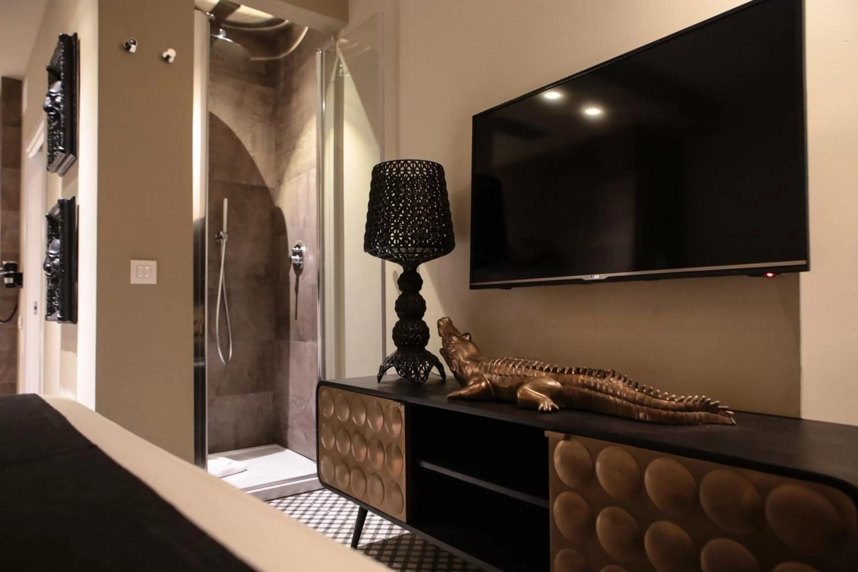 TV and multimedia in Neko Boutique Hotel