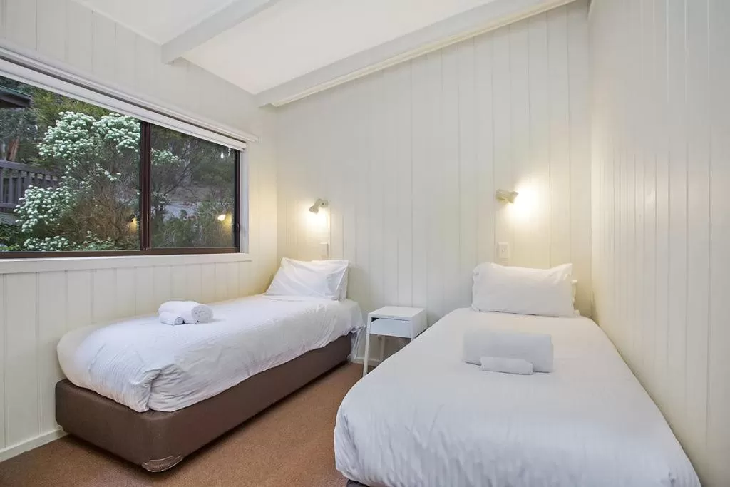 Bedroom, Bed in Beacon Point Ocean View Villas